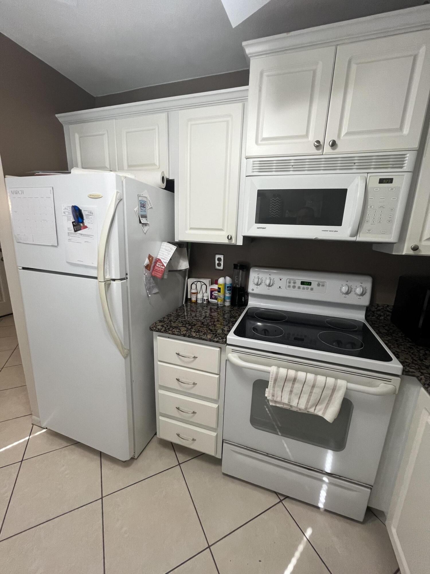 142 Normandy C Property Photo 9