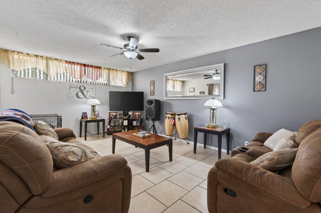 3838 Victoria Drive Property Photo 3