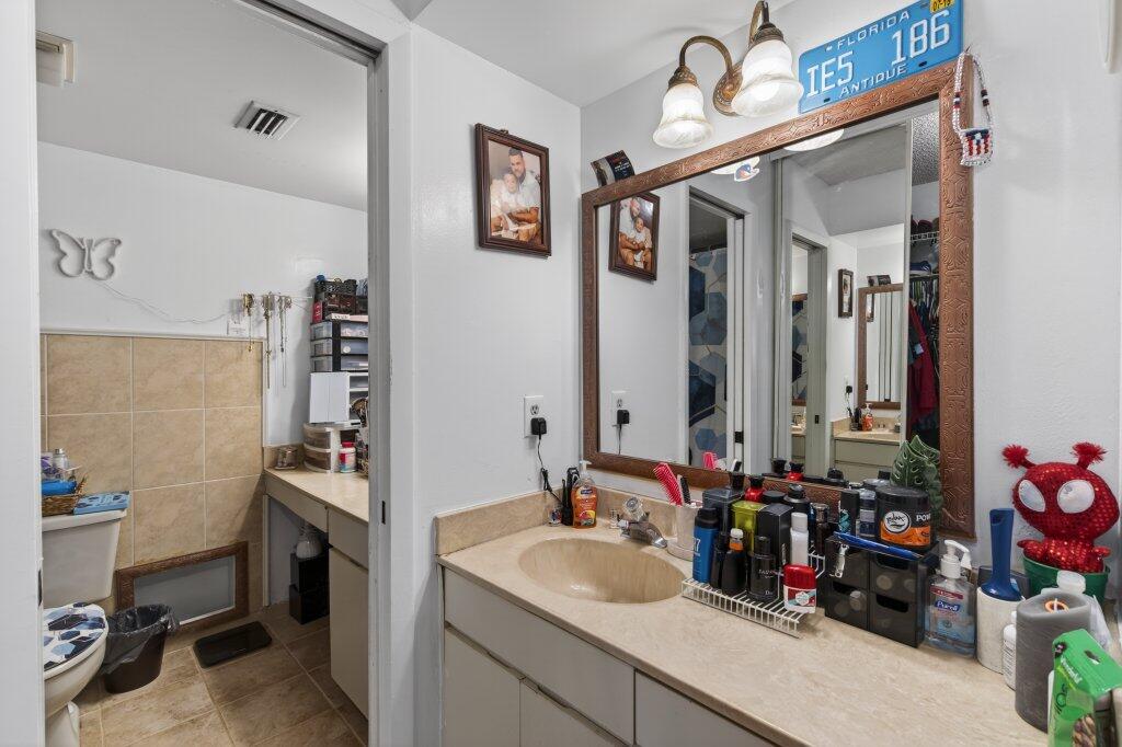 3838 Victoria Drive Property Photo 20