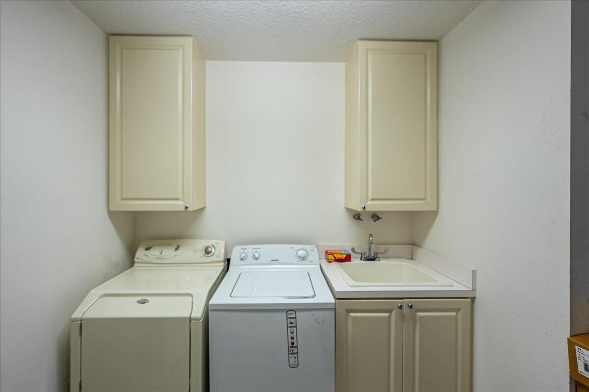36 Harbour Isle Drive W 106 Property Photo 25