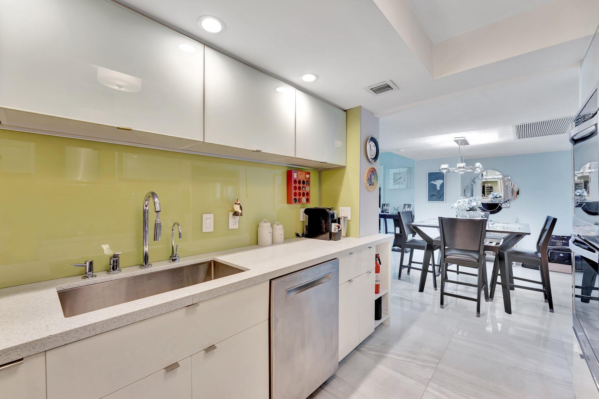 1900 S Ocean Boulevard 8g Property Photo 4