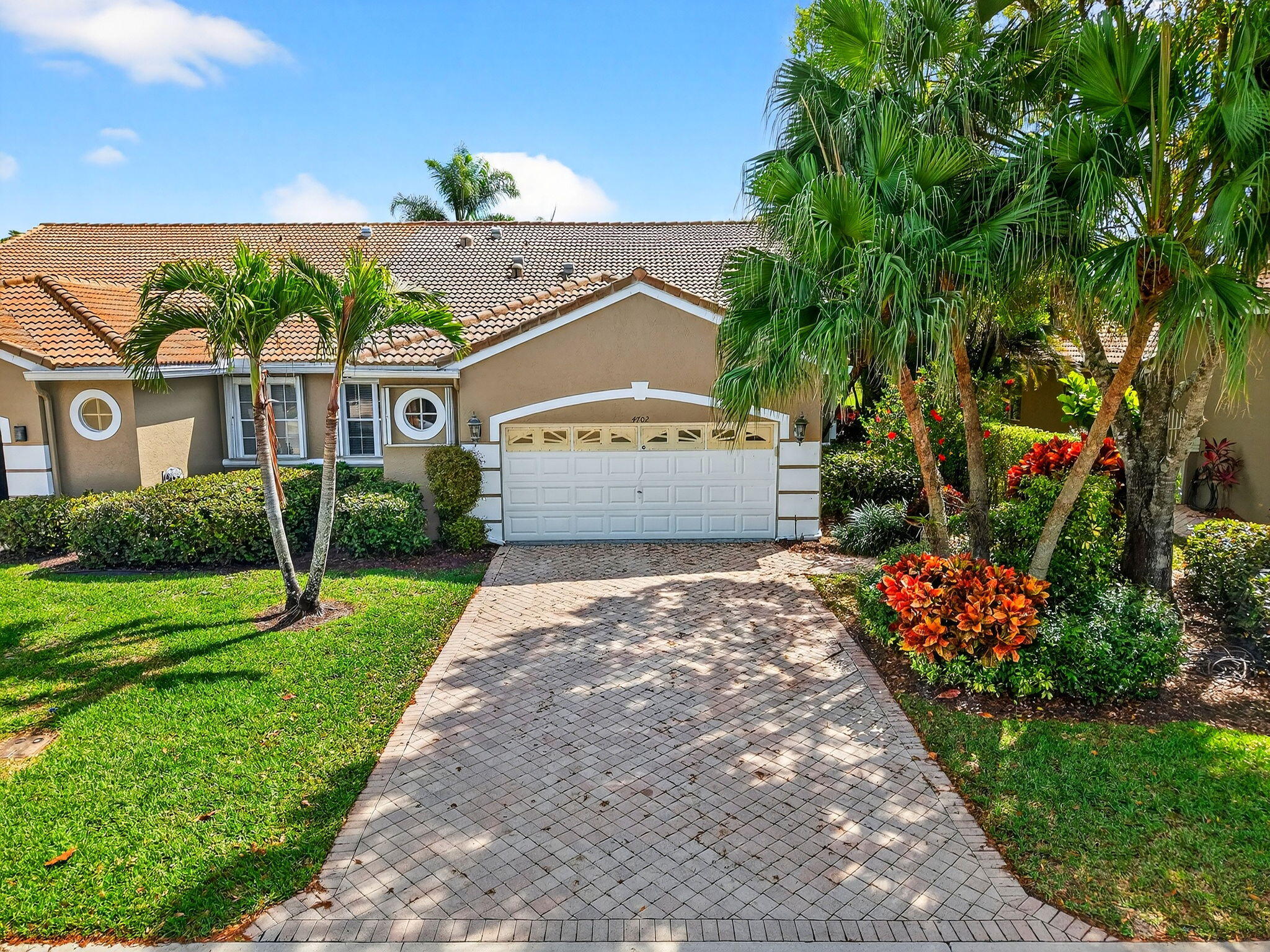 4702 Carlton Golf Drive Property Photo 1