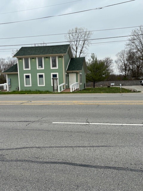 6444 W Broadway Property Photo 1