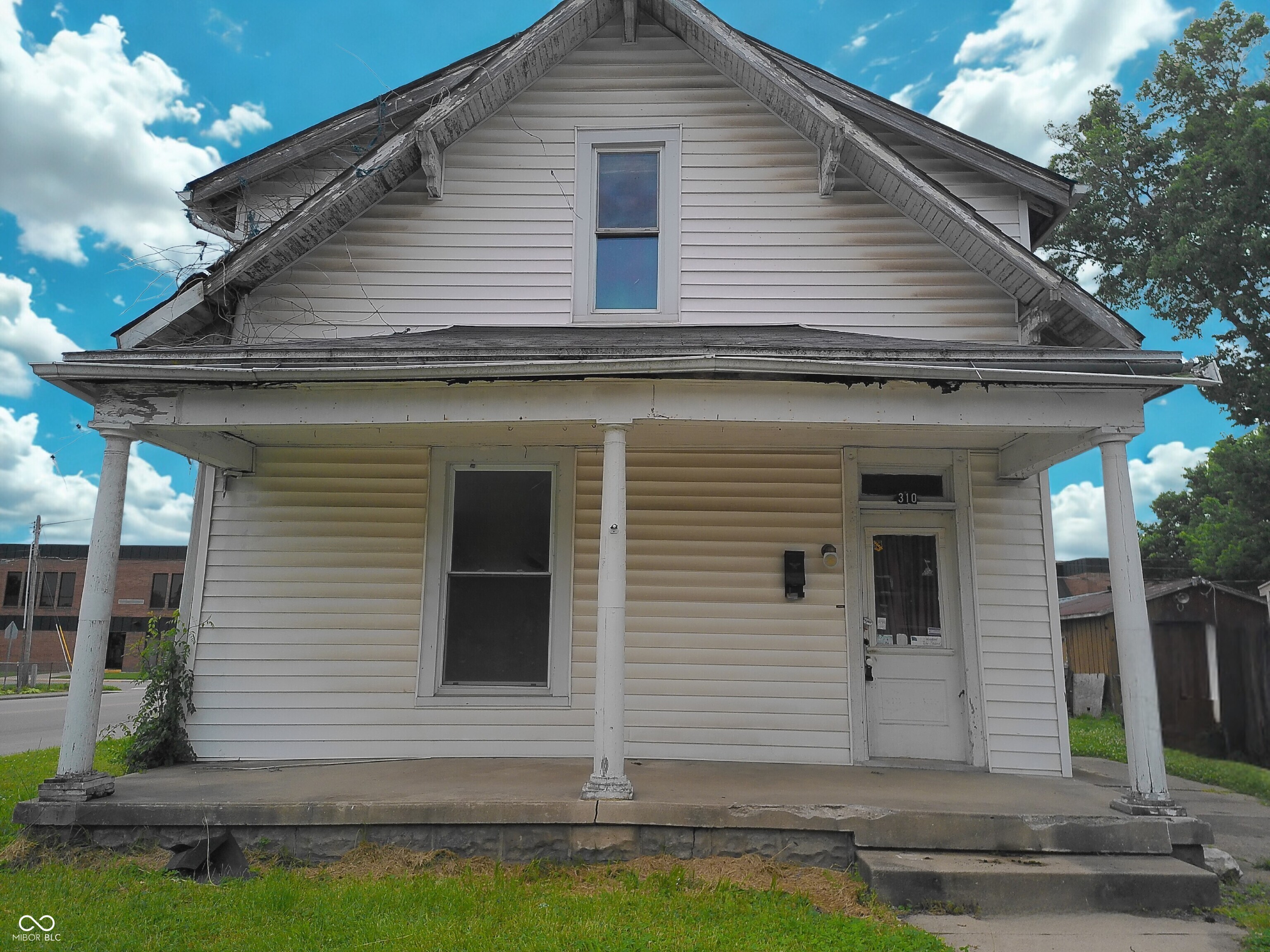 310 S Pleasant Street Property Photo 1