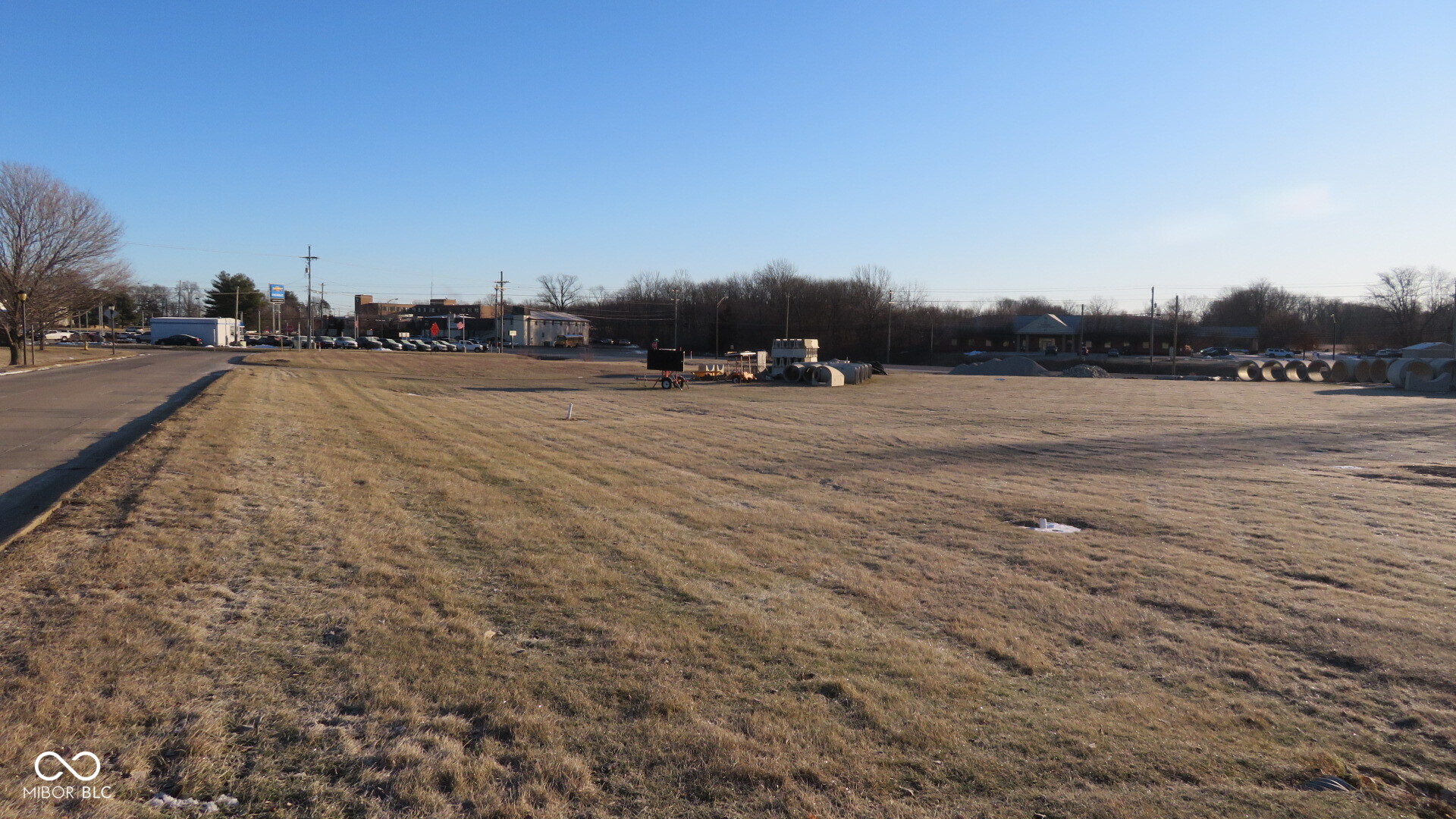 00 100 Road Property Photo 1