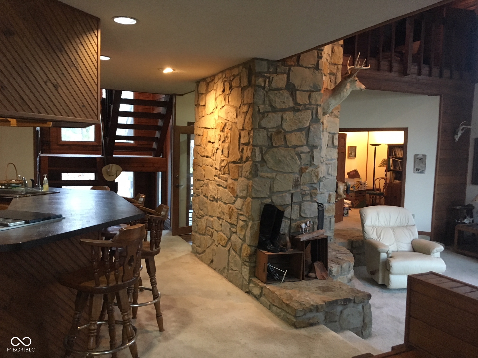 22035172 Property Photo 9