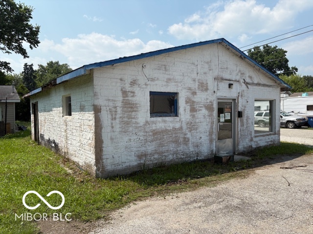 2402 S Home Avenue Property Photo 1