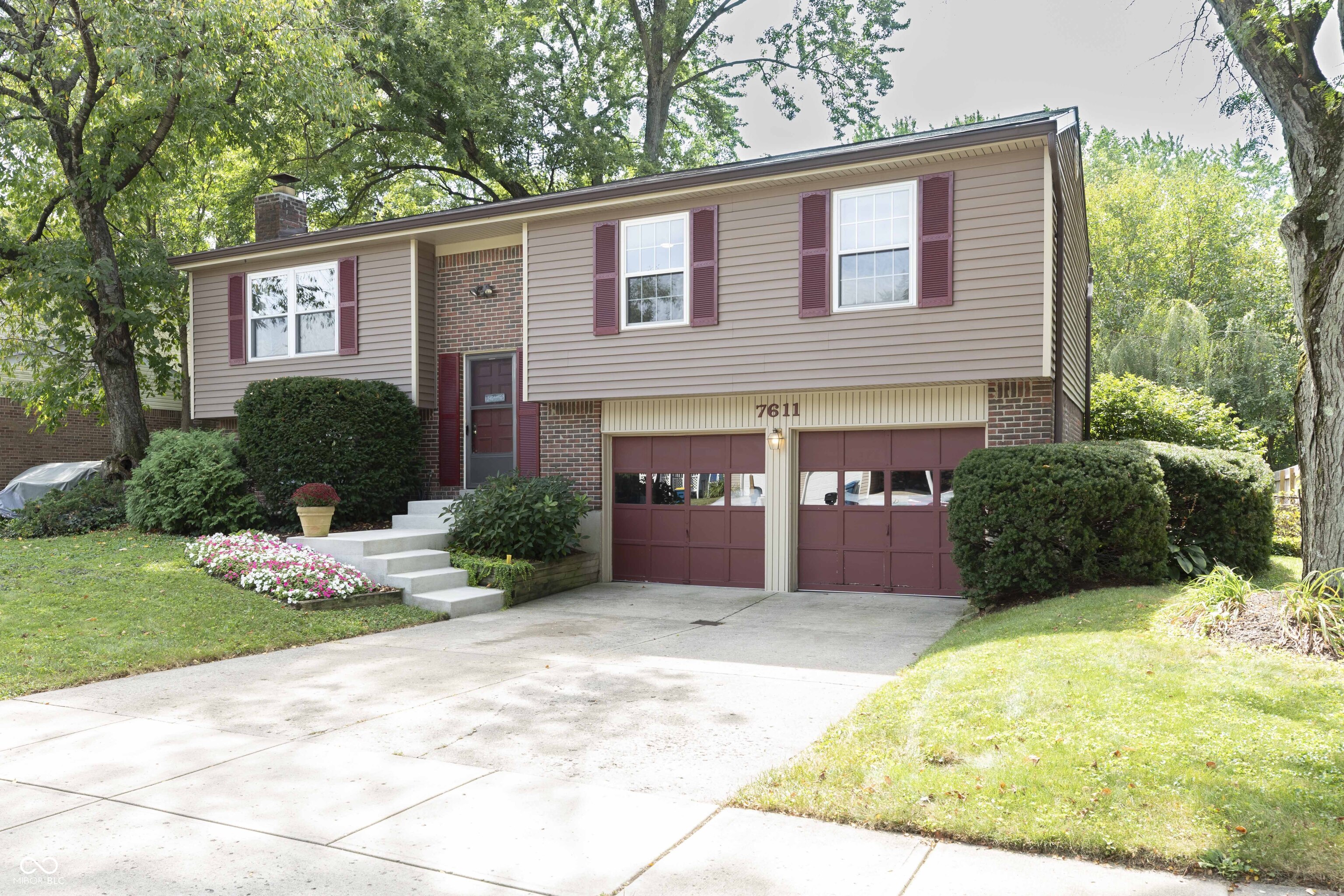 7611 Home Drive Property Photo 1