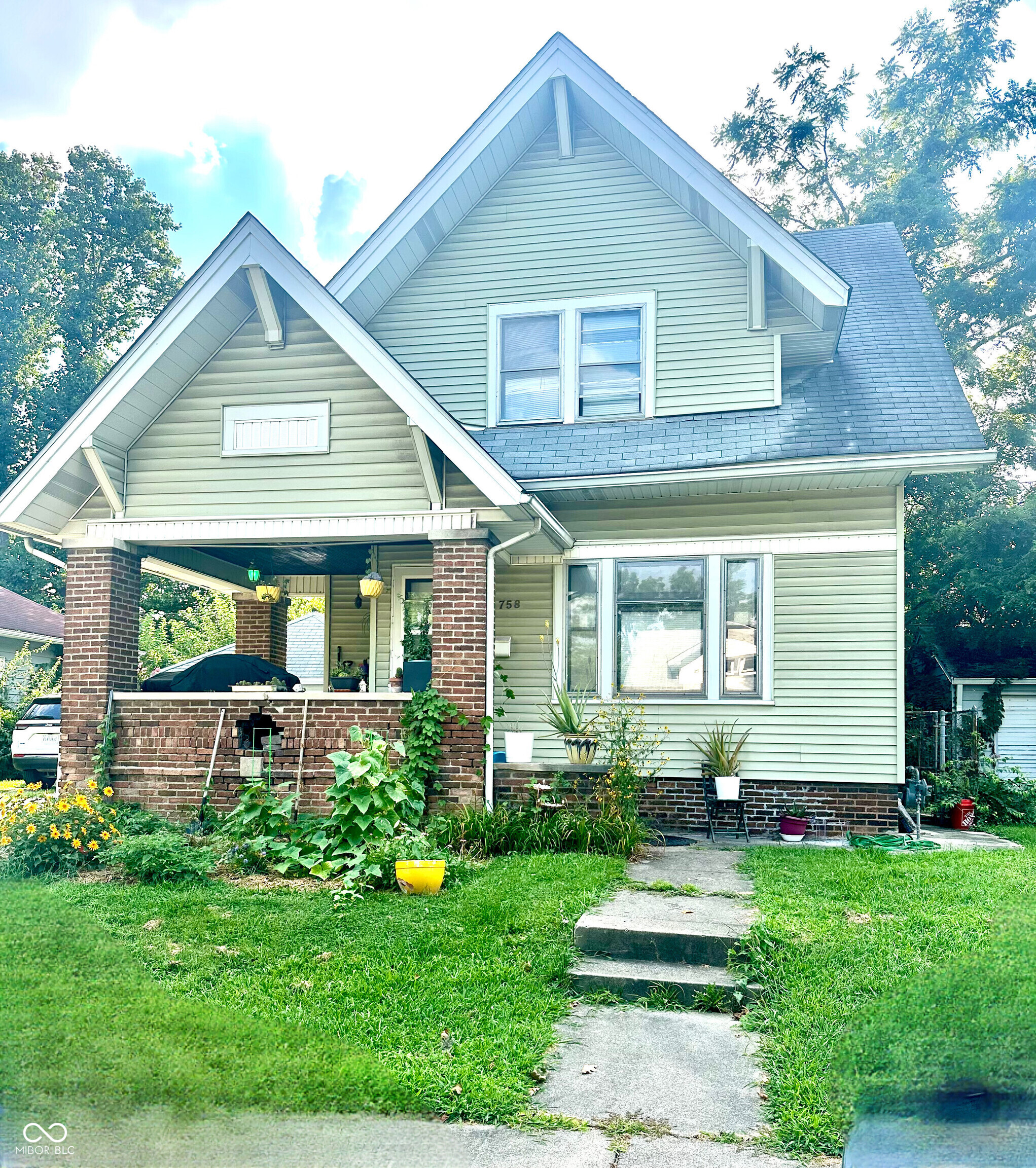758 Wallace Avenue Property Photo 1