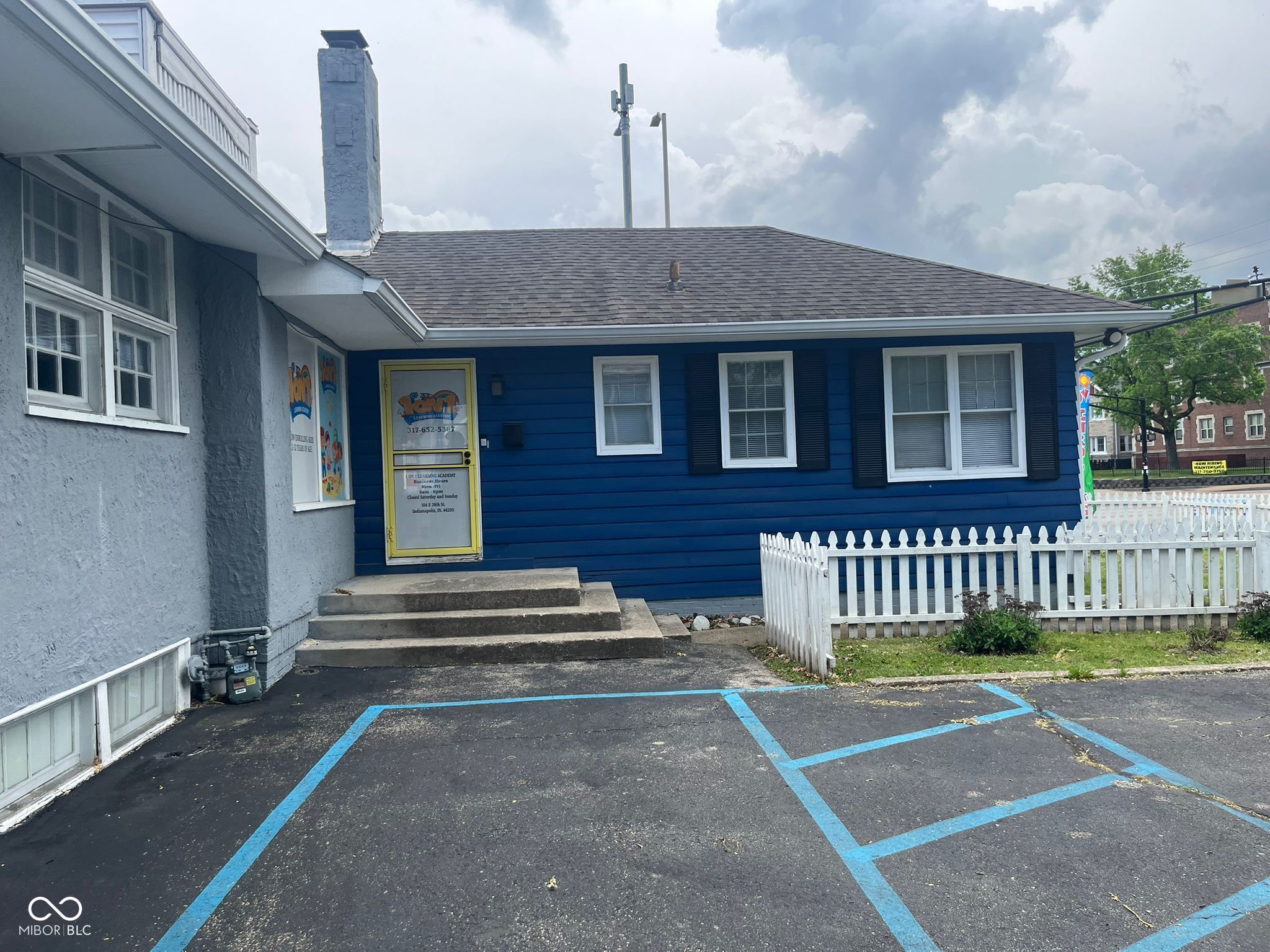 104 E 38th Street Property Photo 1
