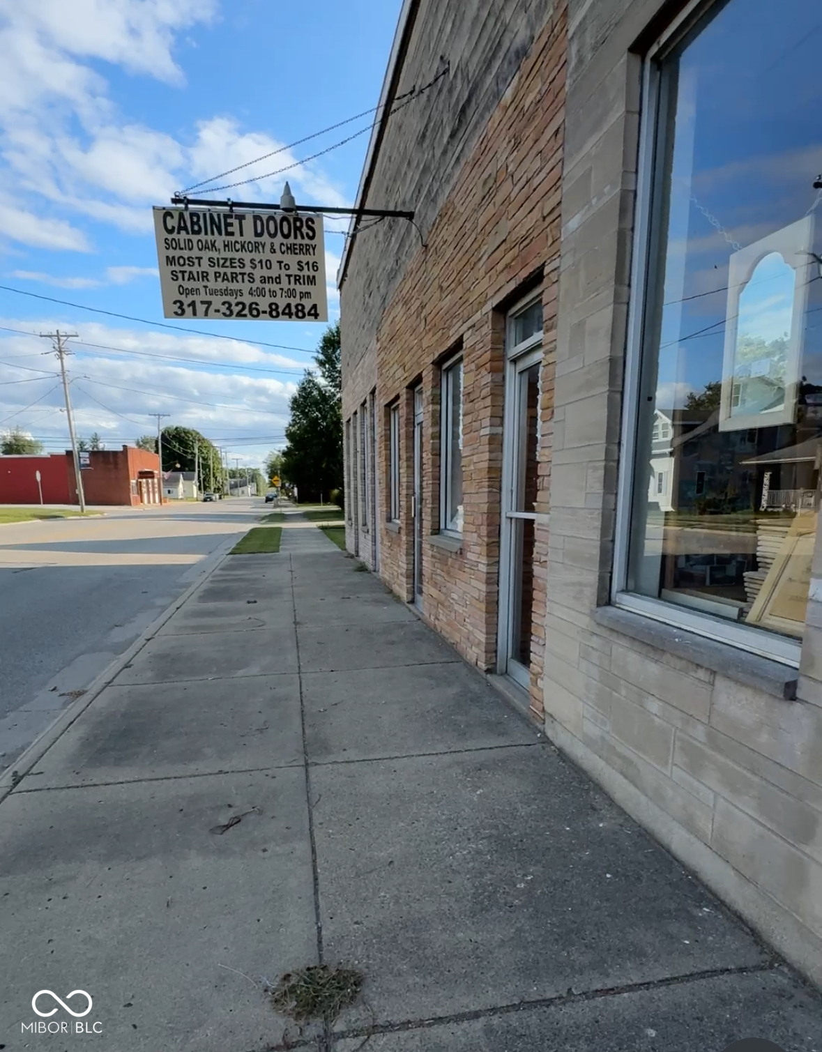 305 Main Street Property Photo 1
