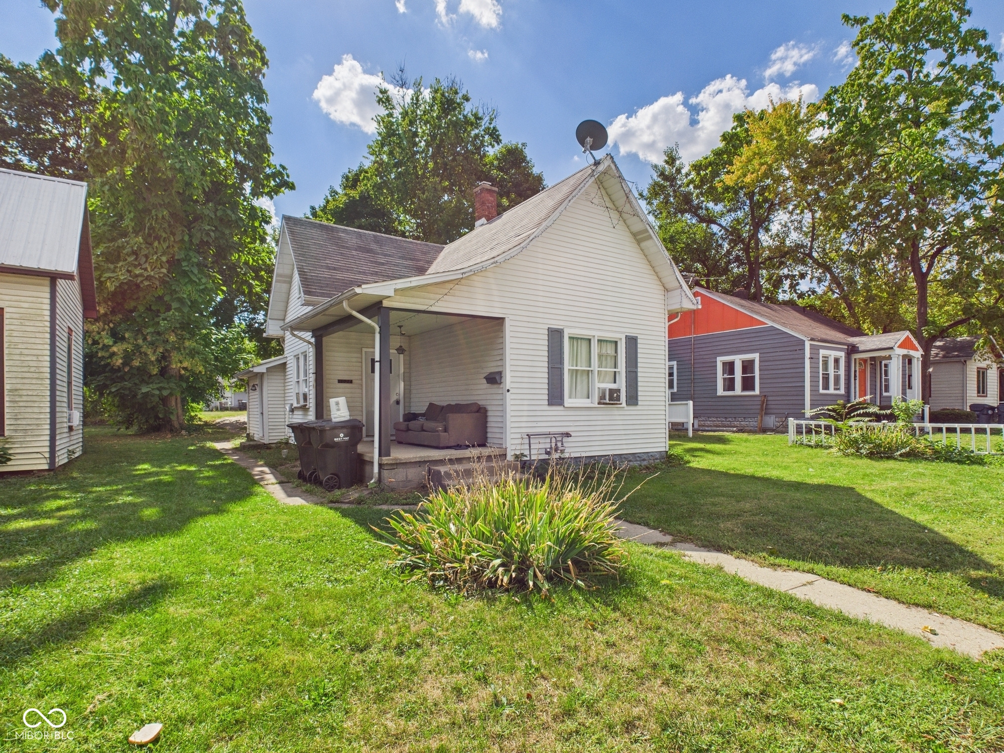 1027 W 11th Street