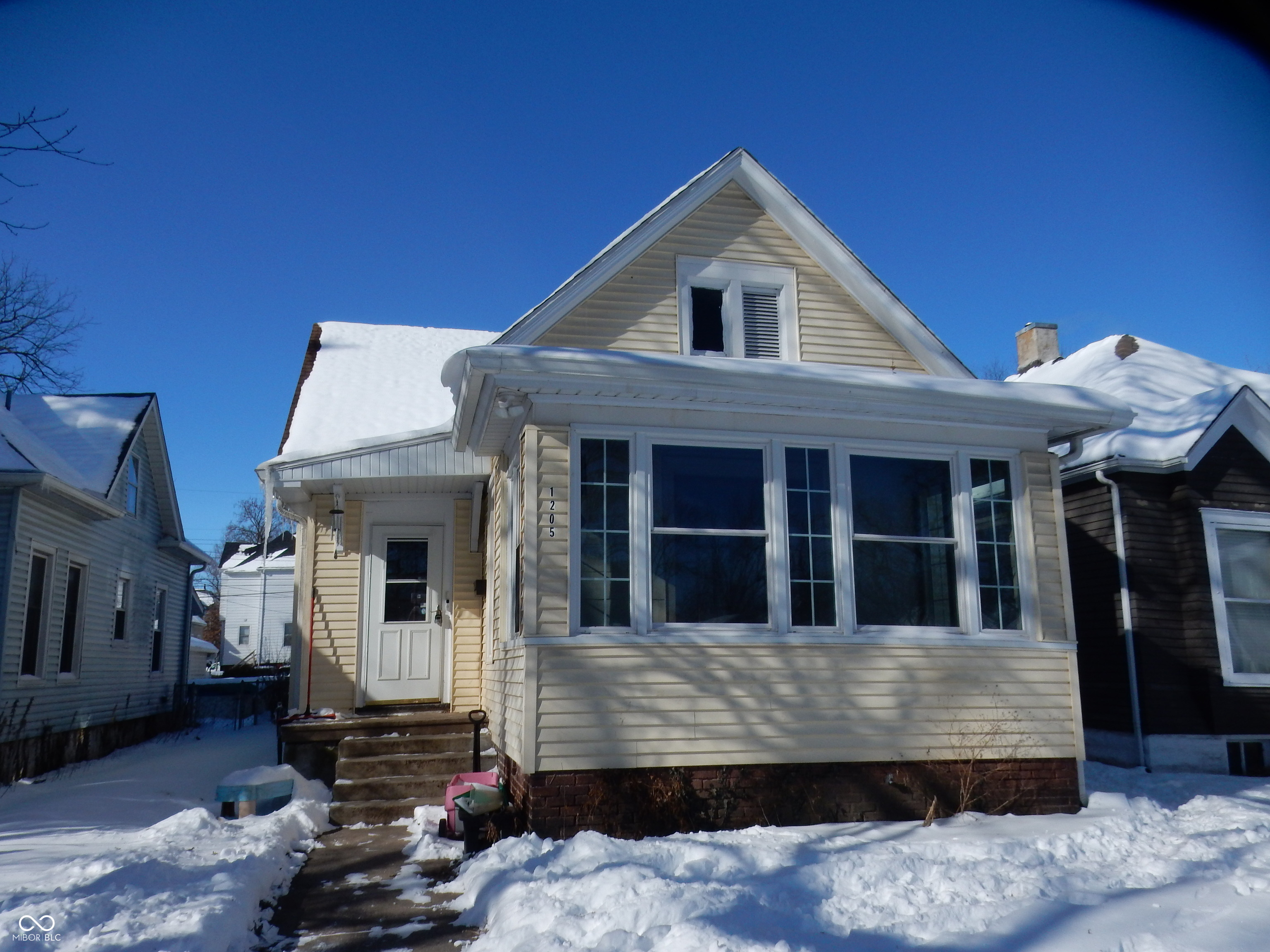 1205 S 8th Street Property Photo 1