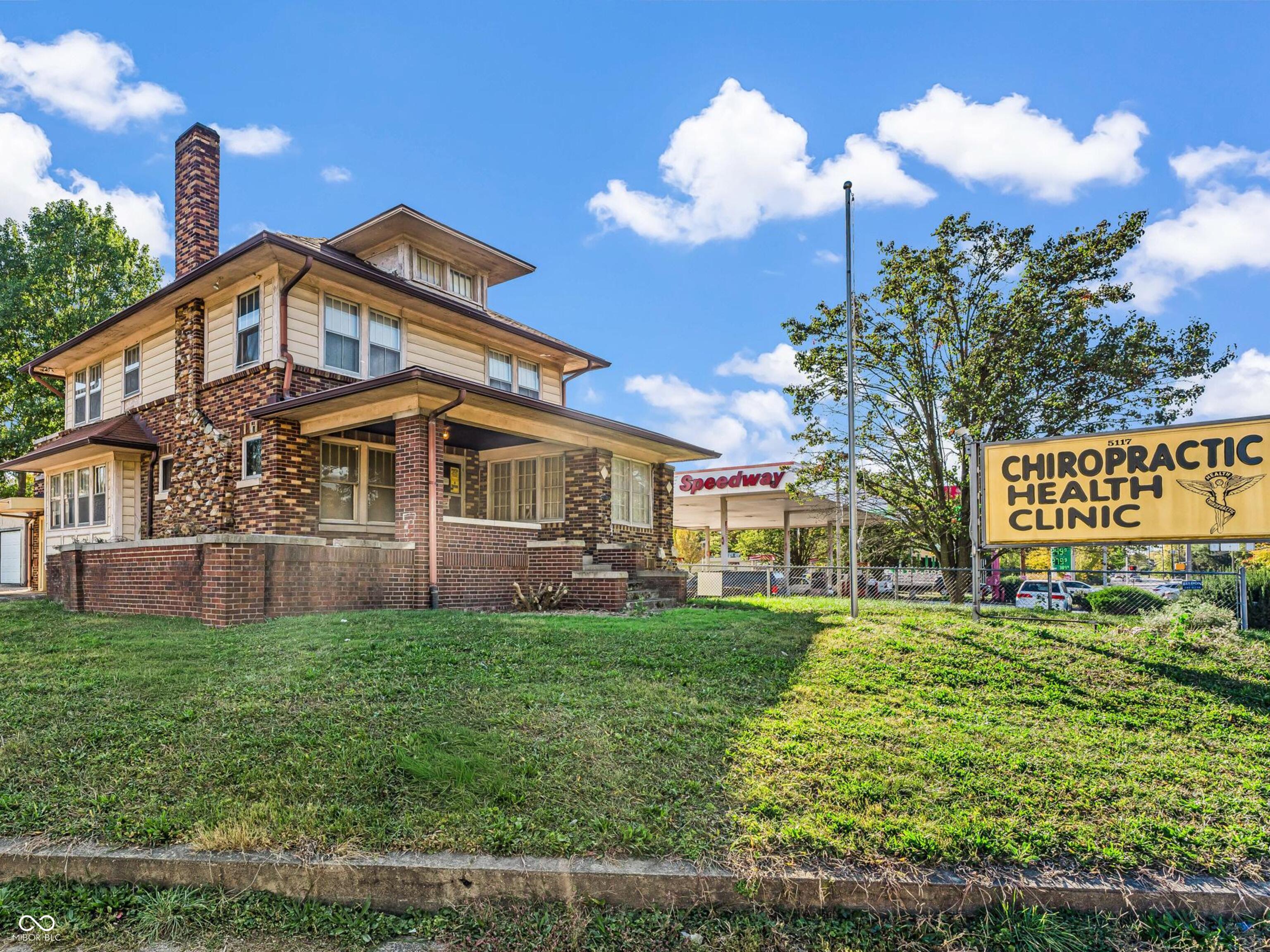 5117 E Washington Street Property Photo 1