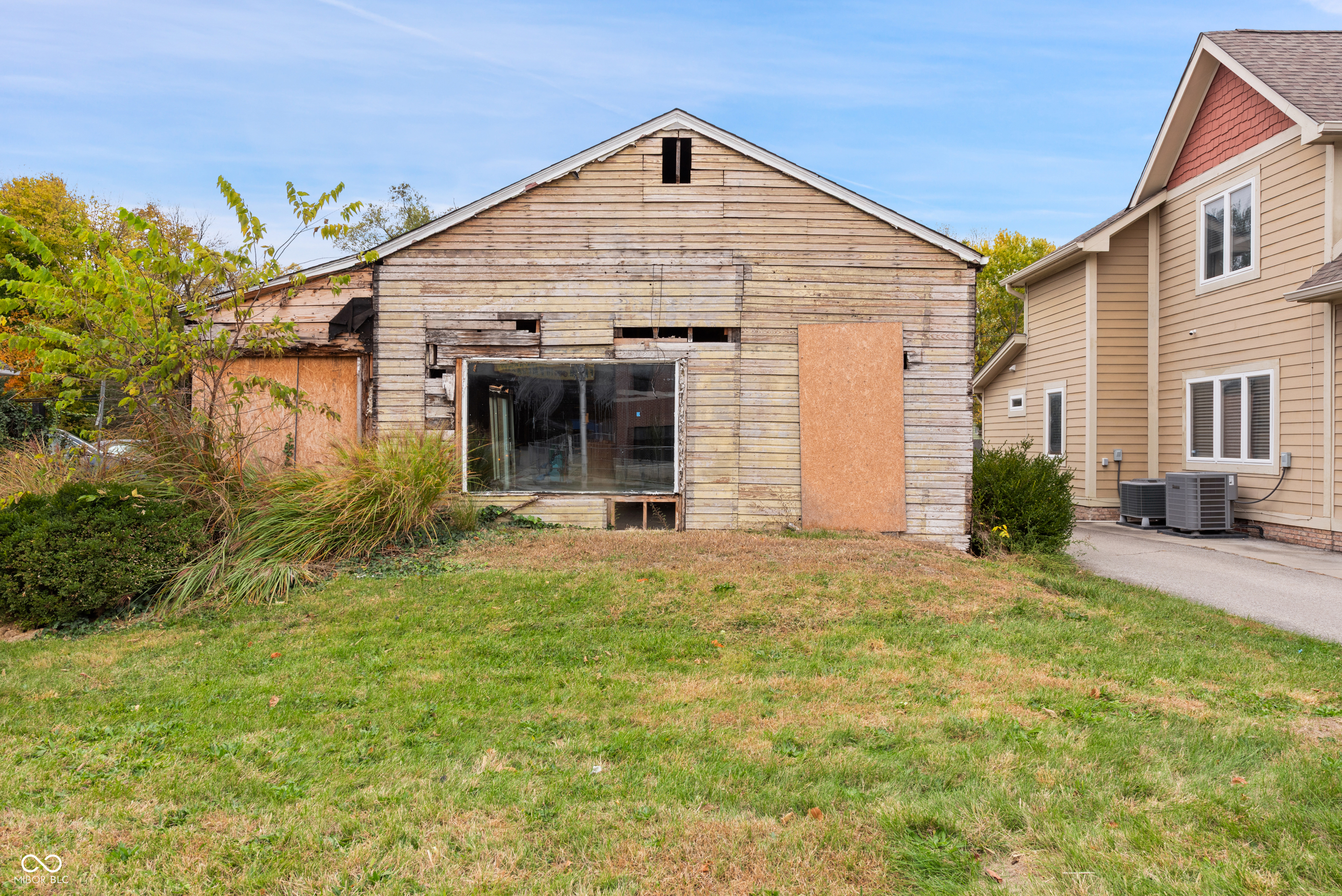 6328 N College Avenue Property Photo 1