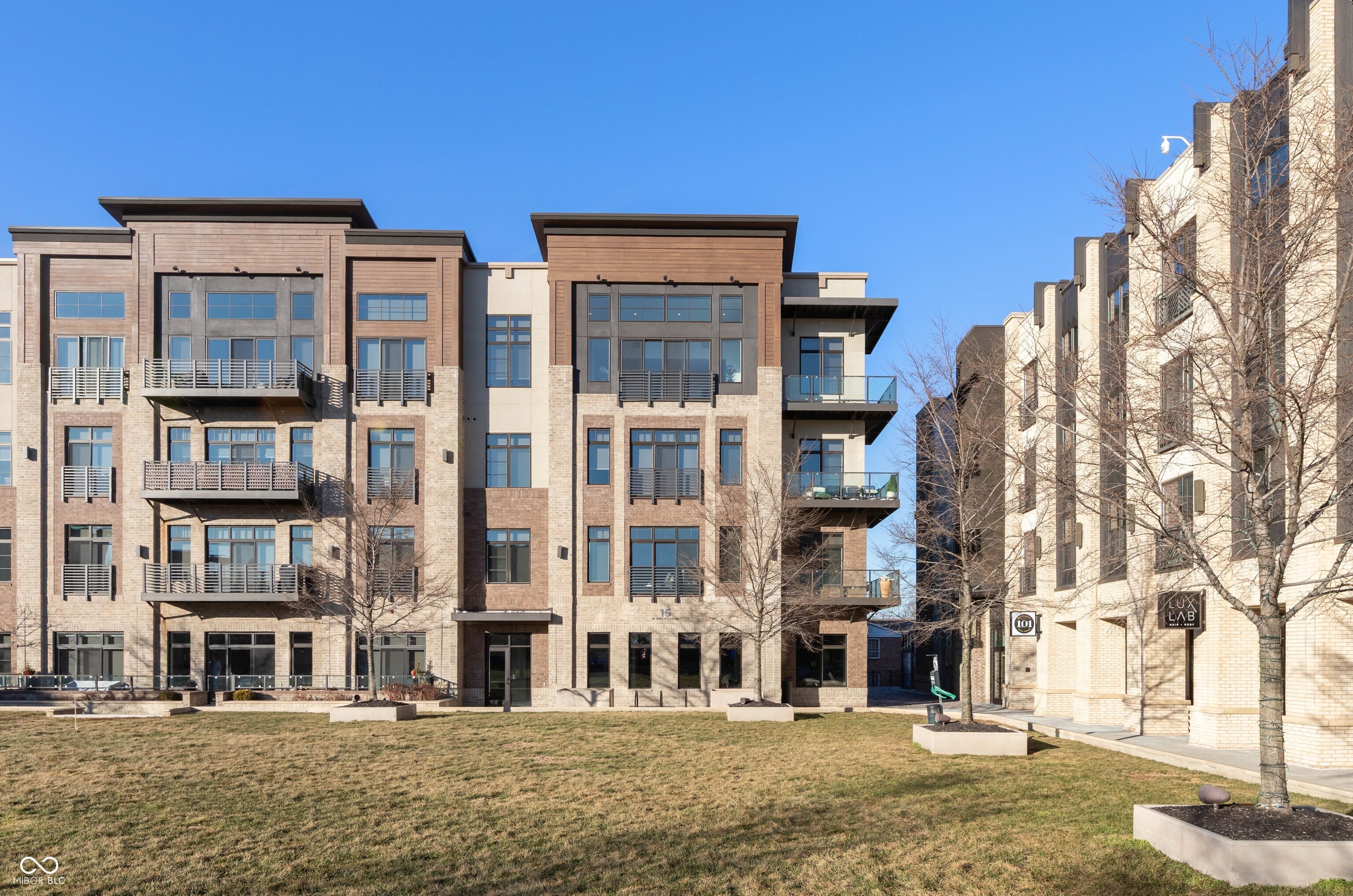 15 W Executive Drive #405