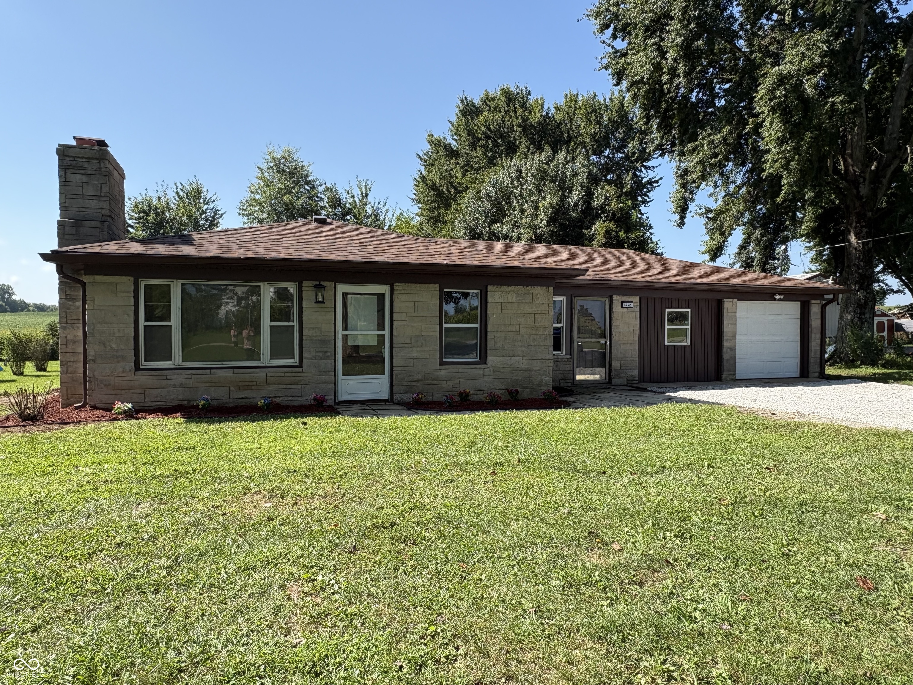 8772 E State Road 42 Property Photo 1