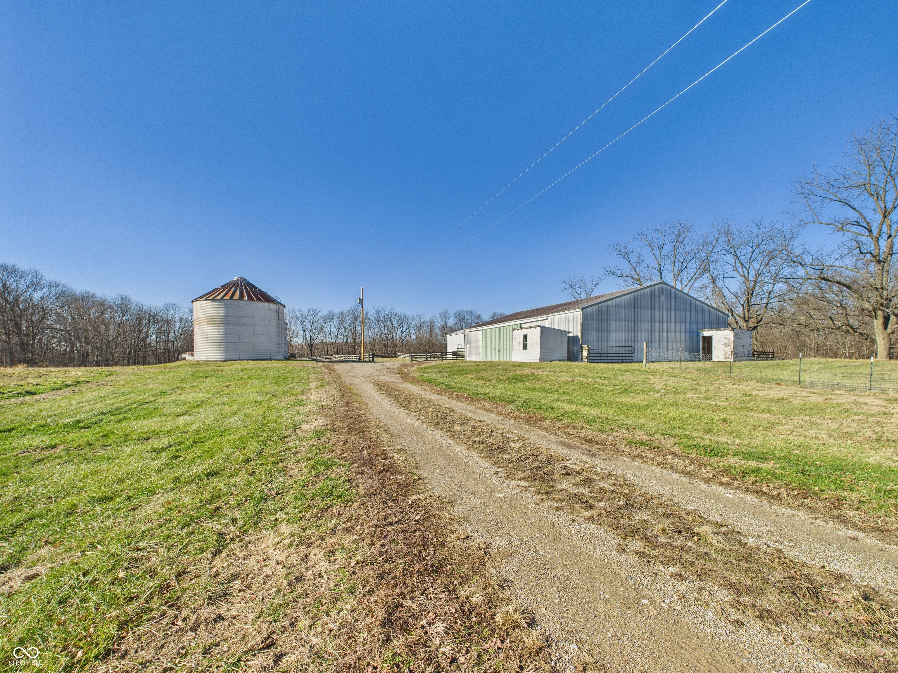 0 E 575 Property Photo 1