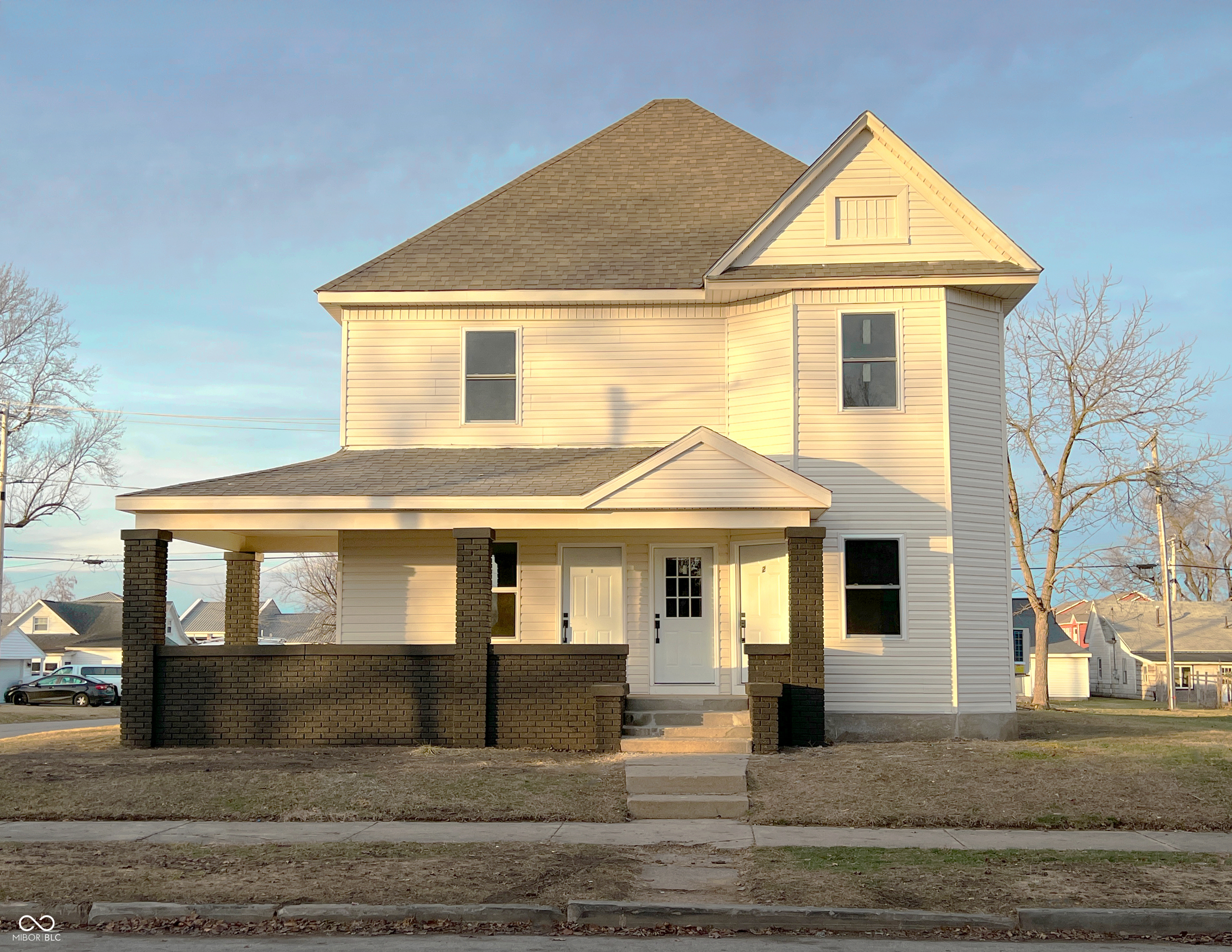 1702 S E Street Property Photo 1