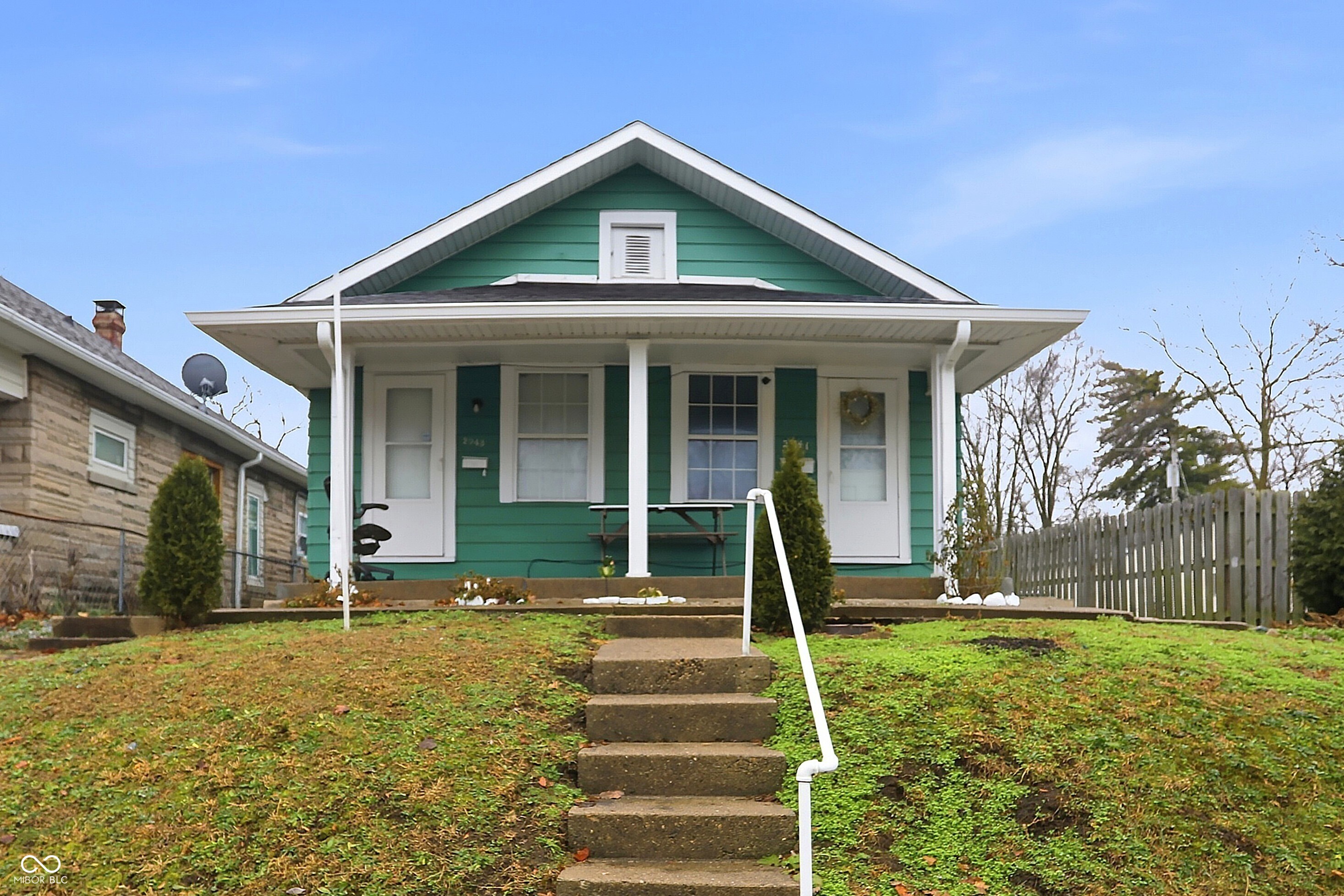 2941 E Brookside Avenue Property Photo 1