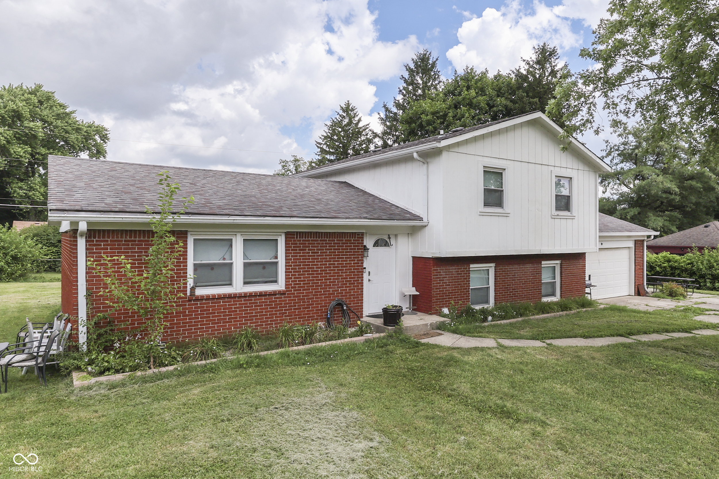 1924 W 65th Place Property Photo 1