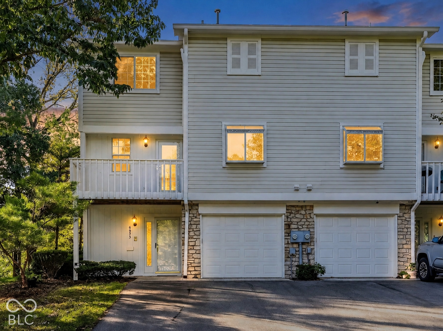 6873 Shore Island Drive Property Photo 1
