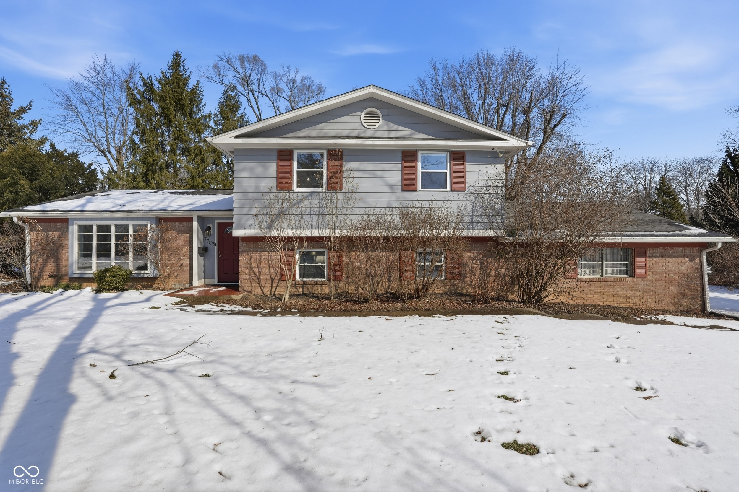 7705 N Whittier Place Property Photo 1