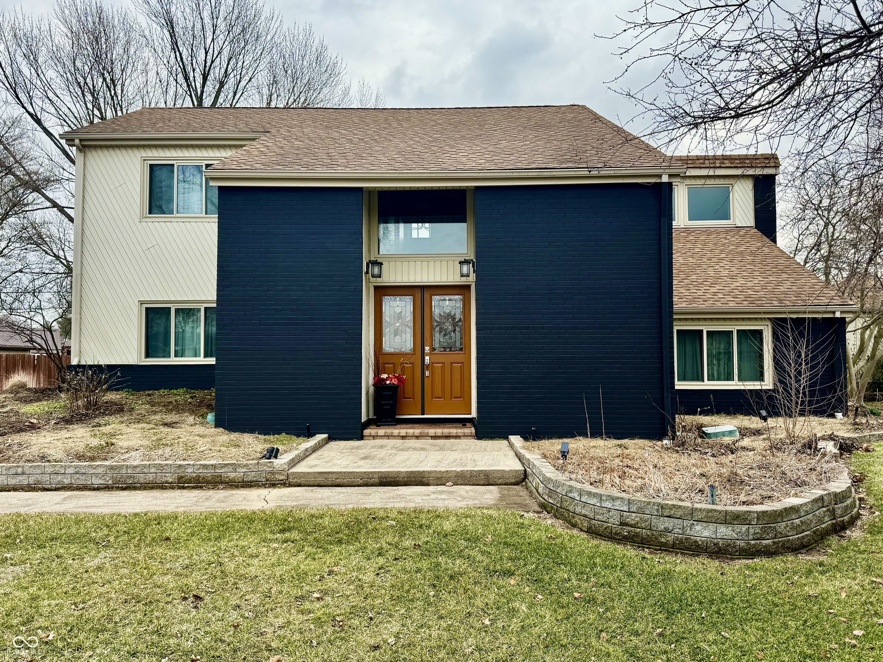 560 Sir Lancelot Drive Property Photo 1