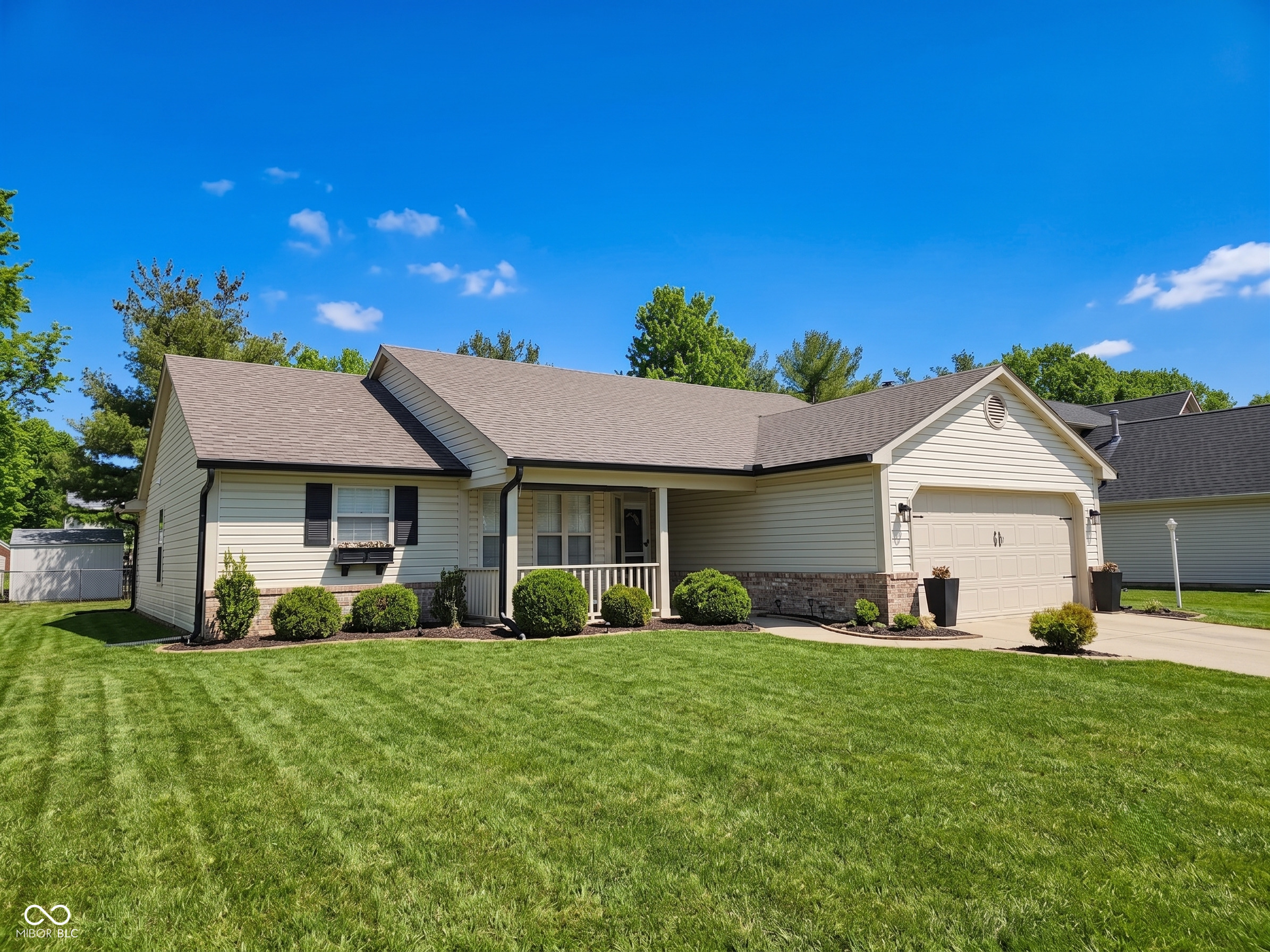 5747 Spring Oaks Way Property Photo 1
