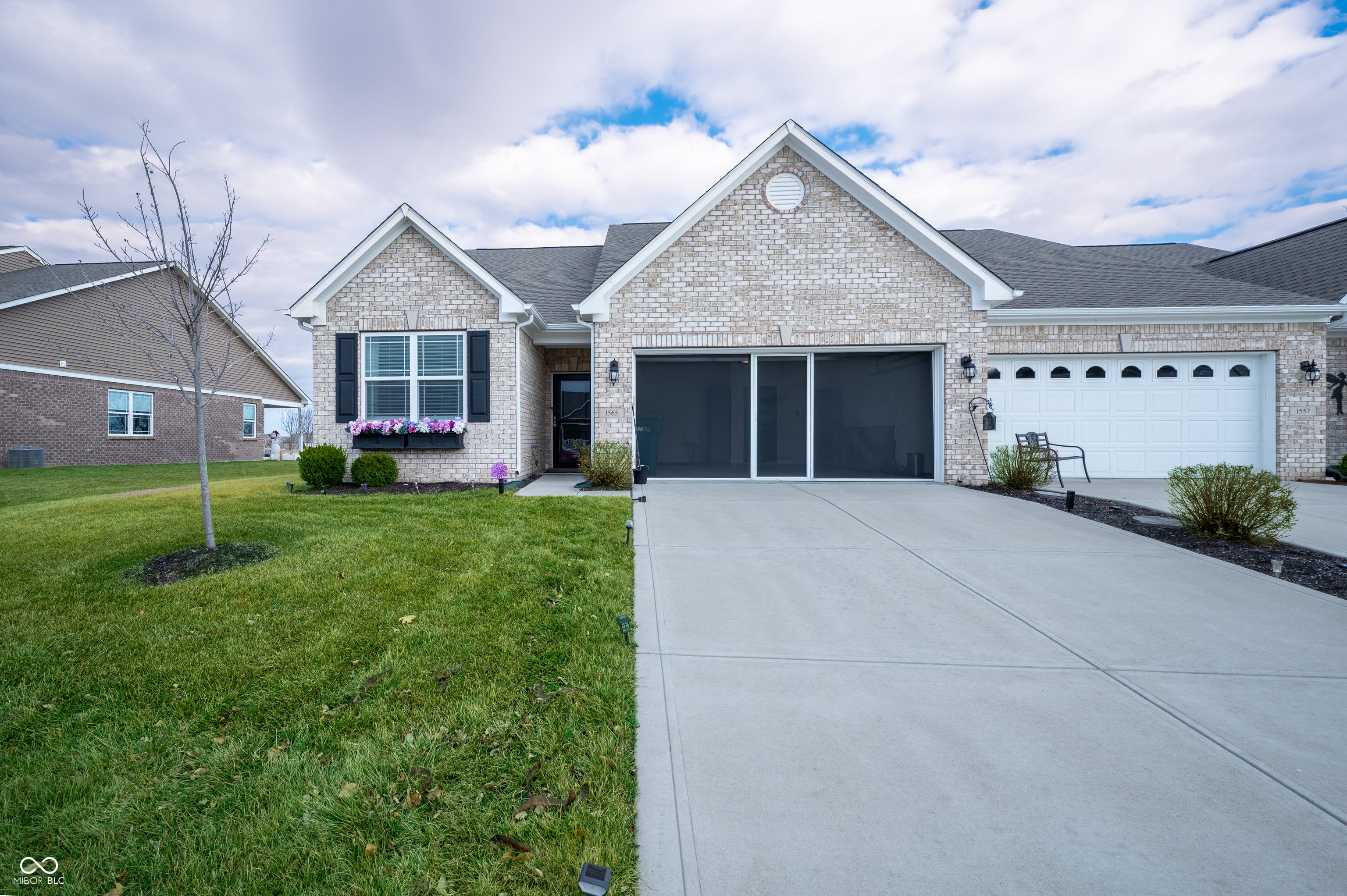 1565 Sadler Way Property Photo 1