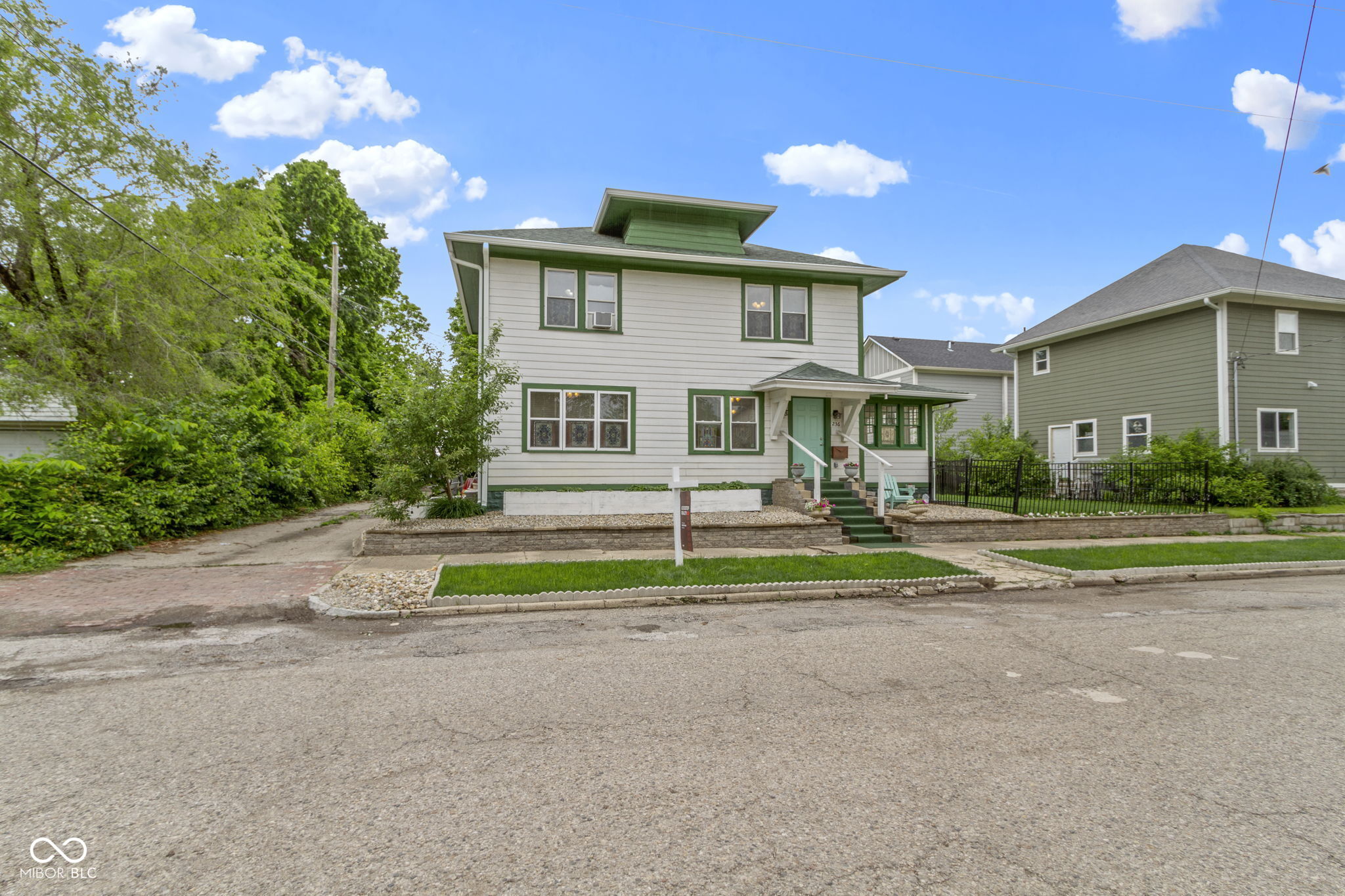 236 W 33rd Street