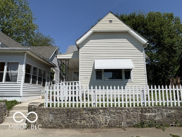 430 S Proud Street Property Photo 1