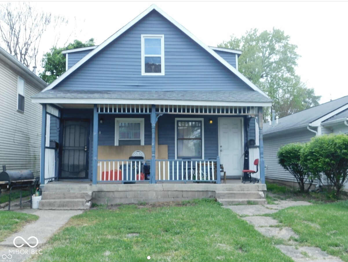 946 W 26th Street Property Photo 1