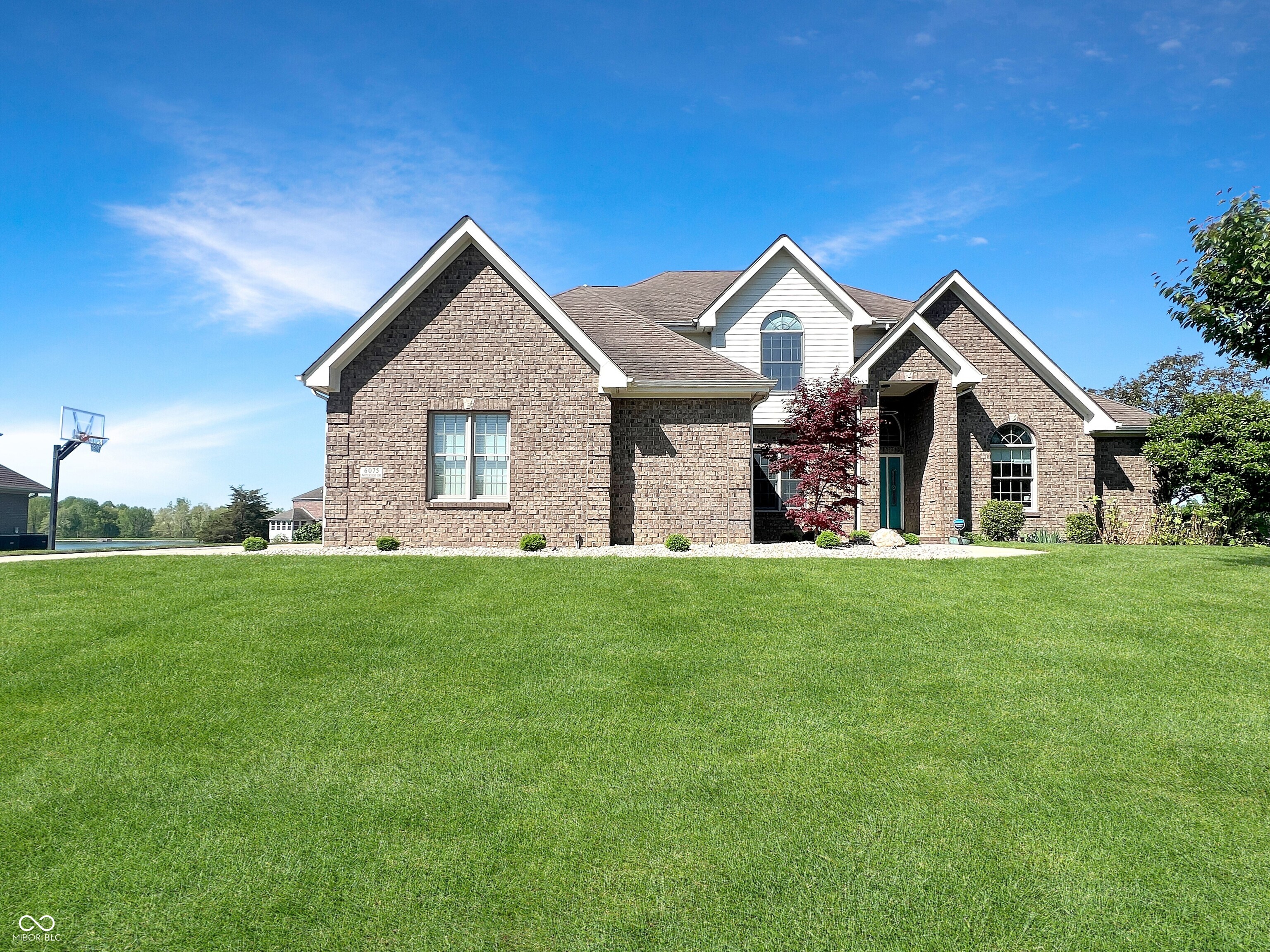 6075 Waterside Drive Property Photo 1