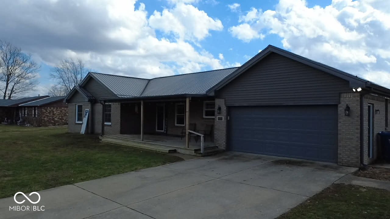 645 Parkeway Drive Property Photo 1
