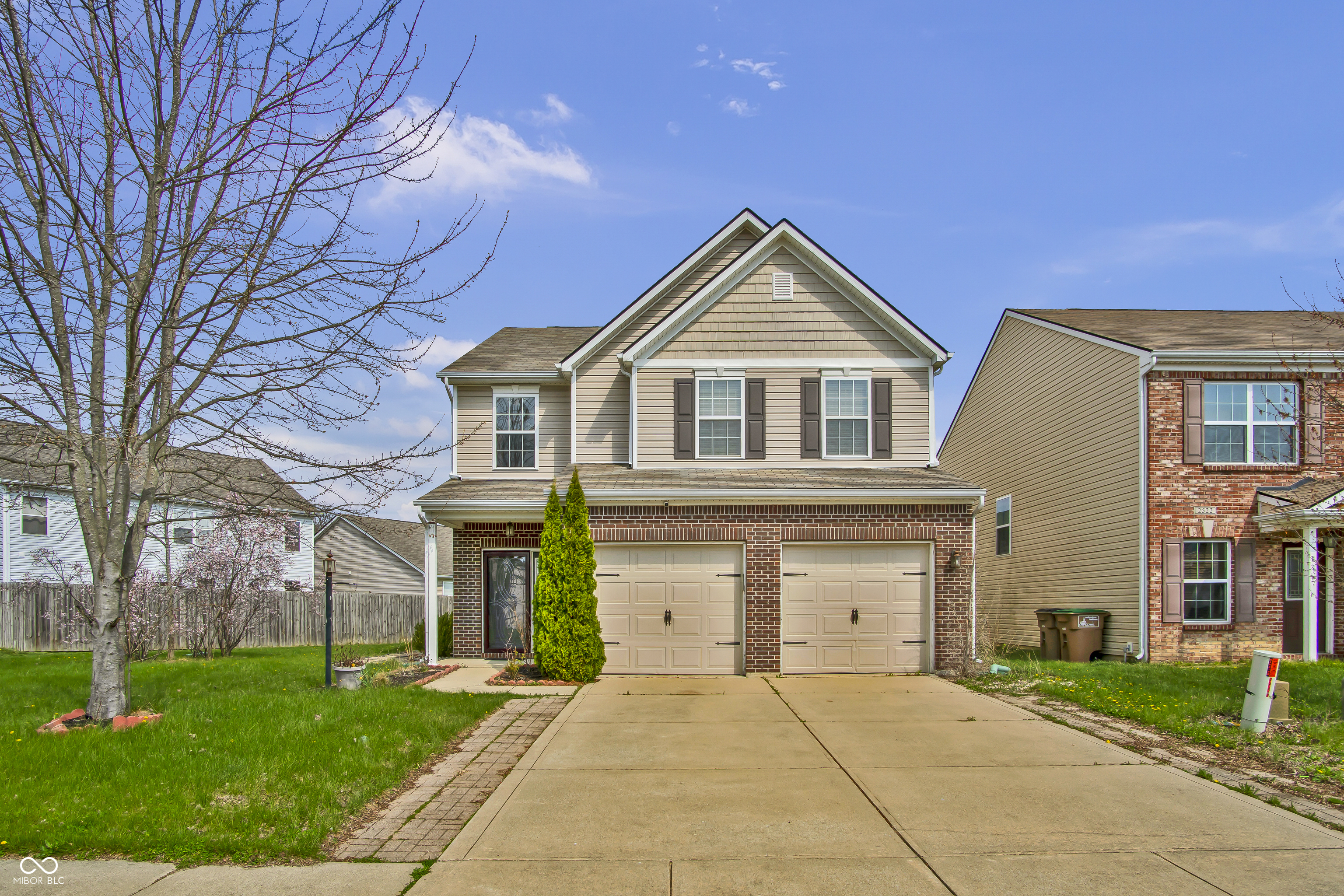 2542 Middle View Drive Property Photo 1