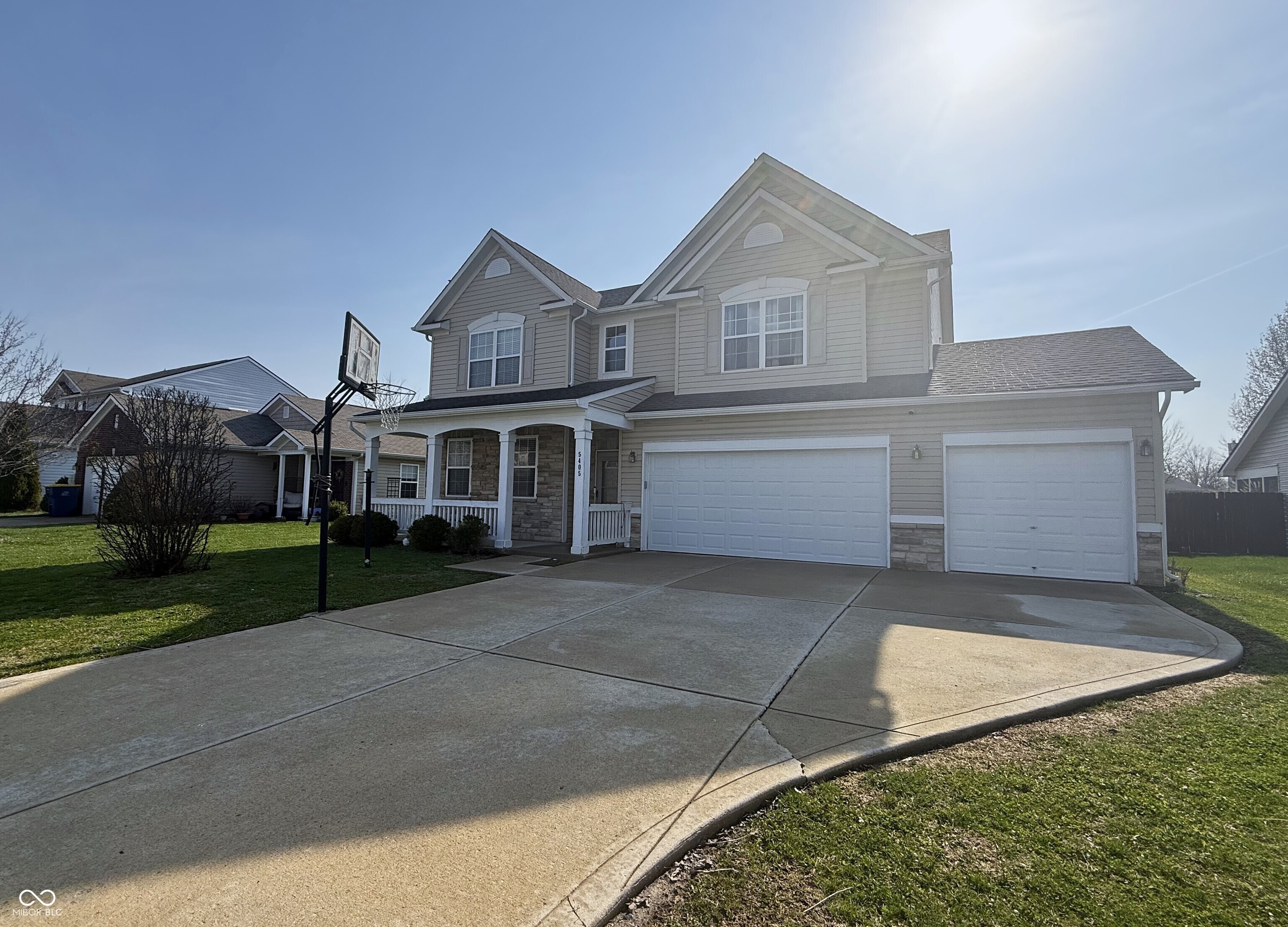 5405 Bombay Drive Property Photo 1