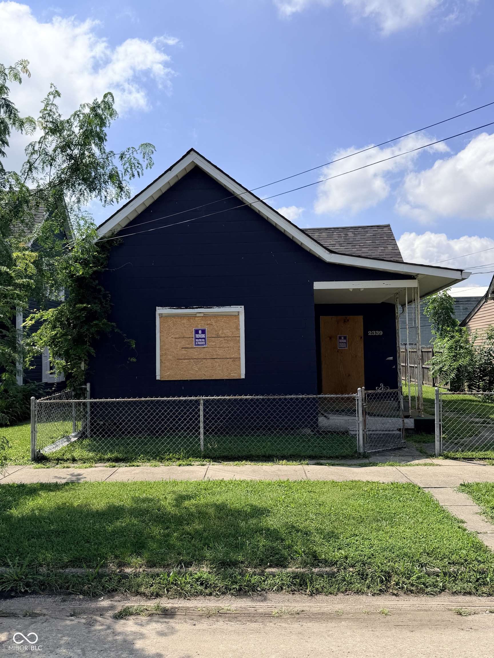 2339 Hoyt Avenue