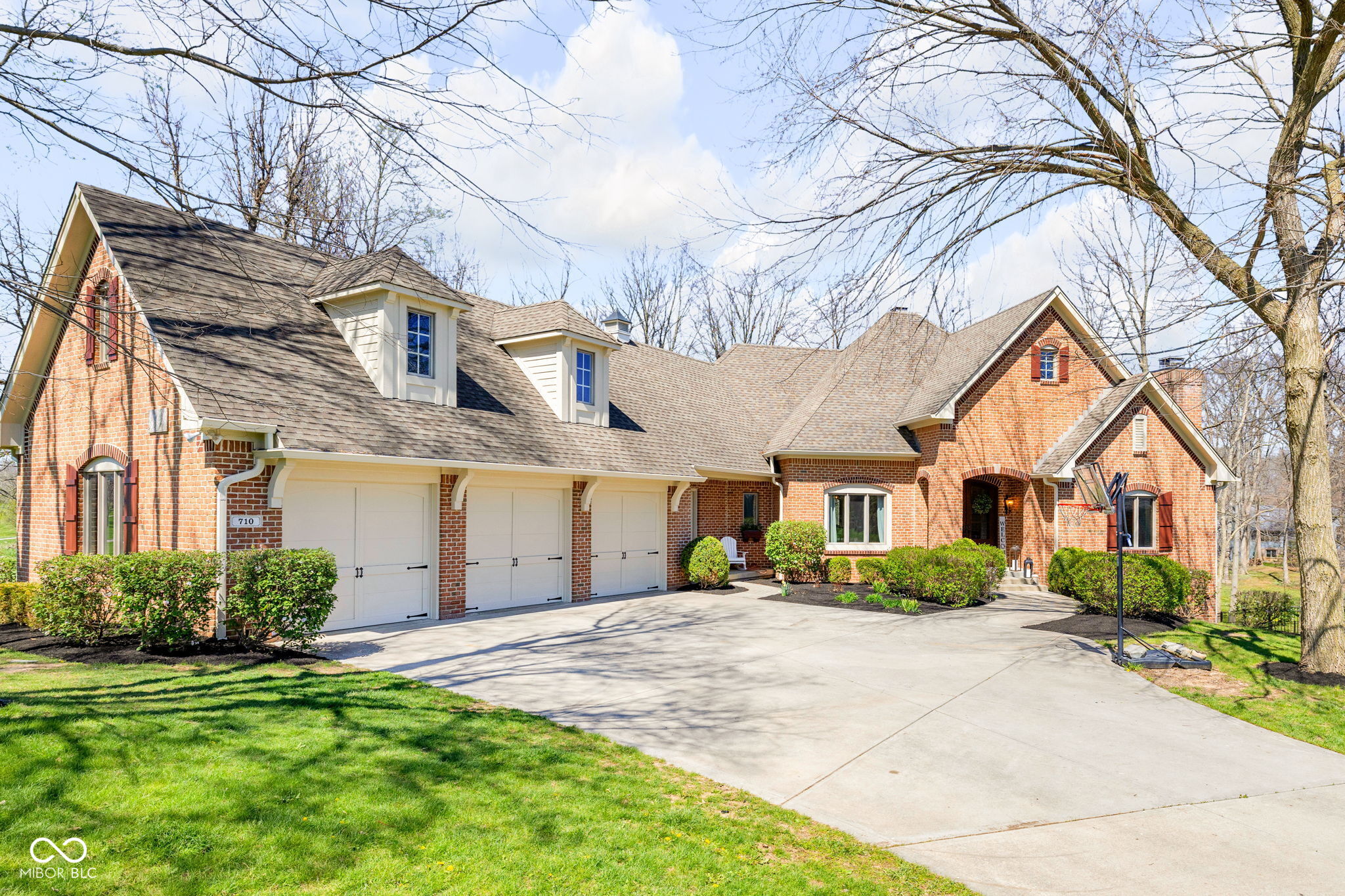 710 Pebble Brook Place Property Photo 1