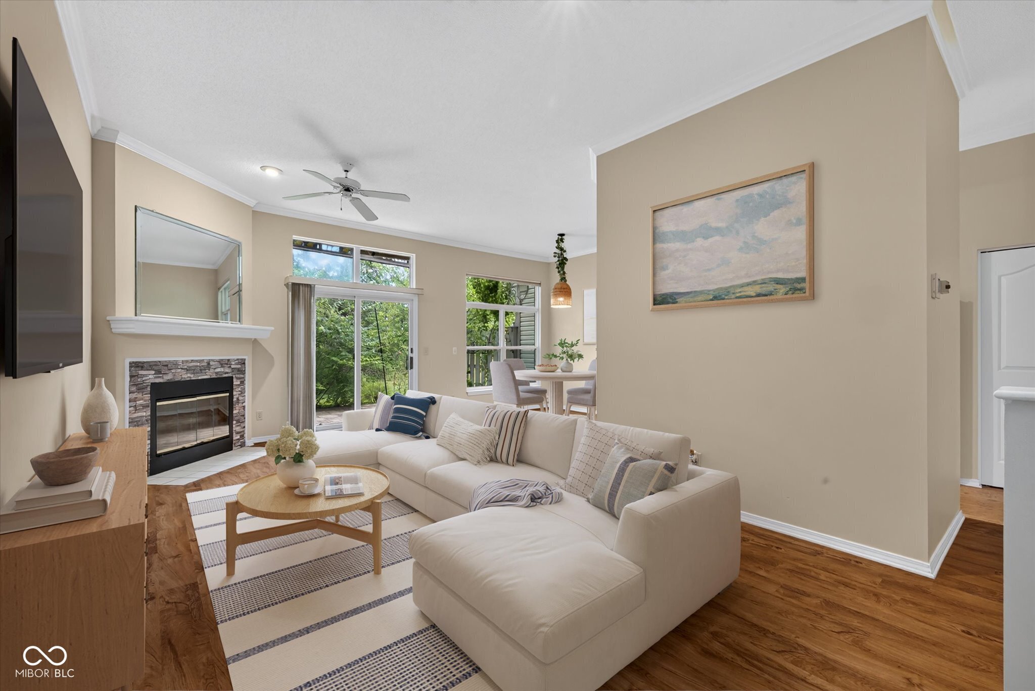 712 E Moss Creek Drive Property Photo 1