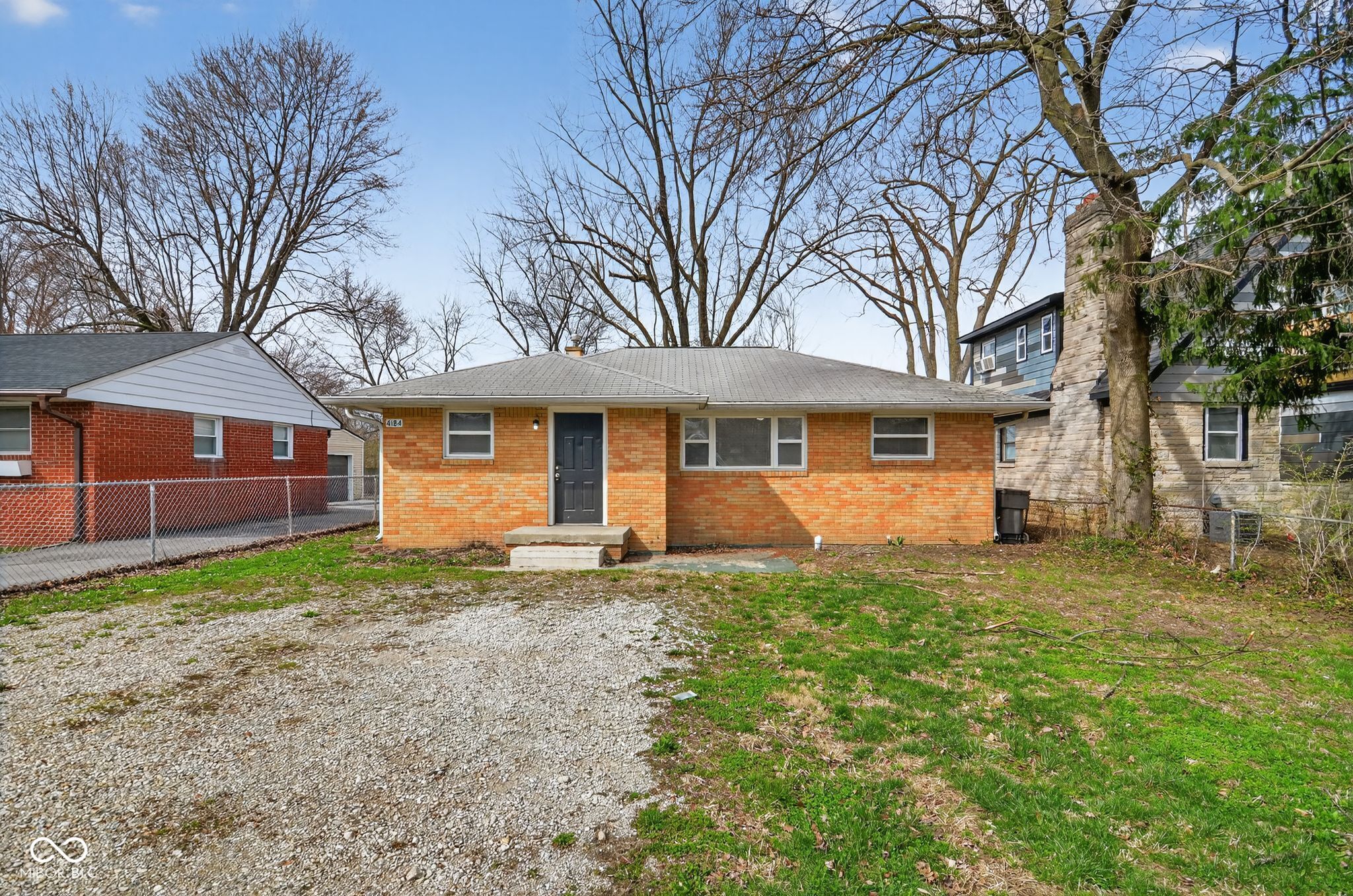 4184 N Grand Avenue Property Photo 1