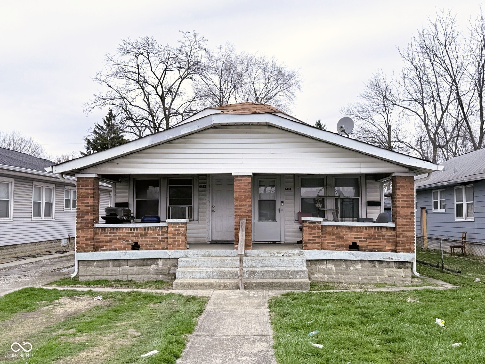 4432 E 10th Street
