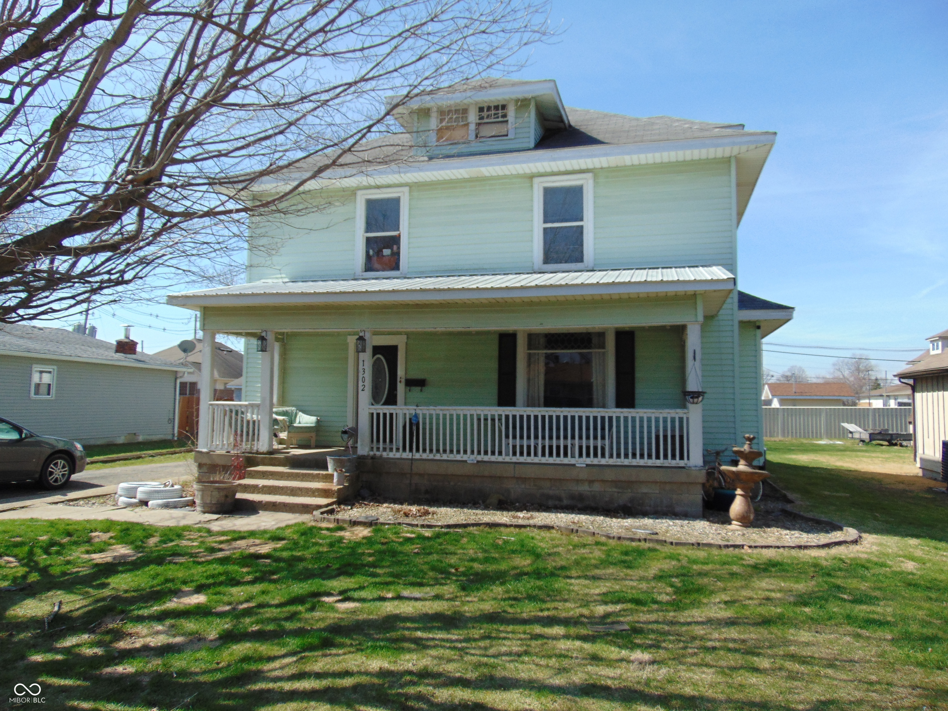 1302 S Prairie Street Property Photo 1
