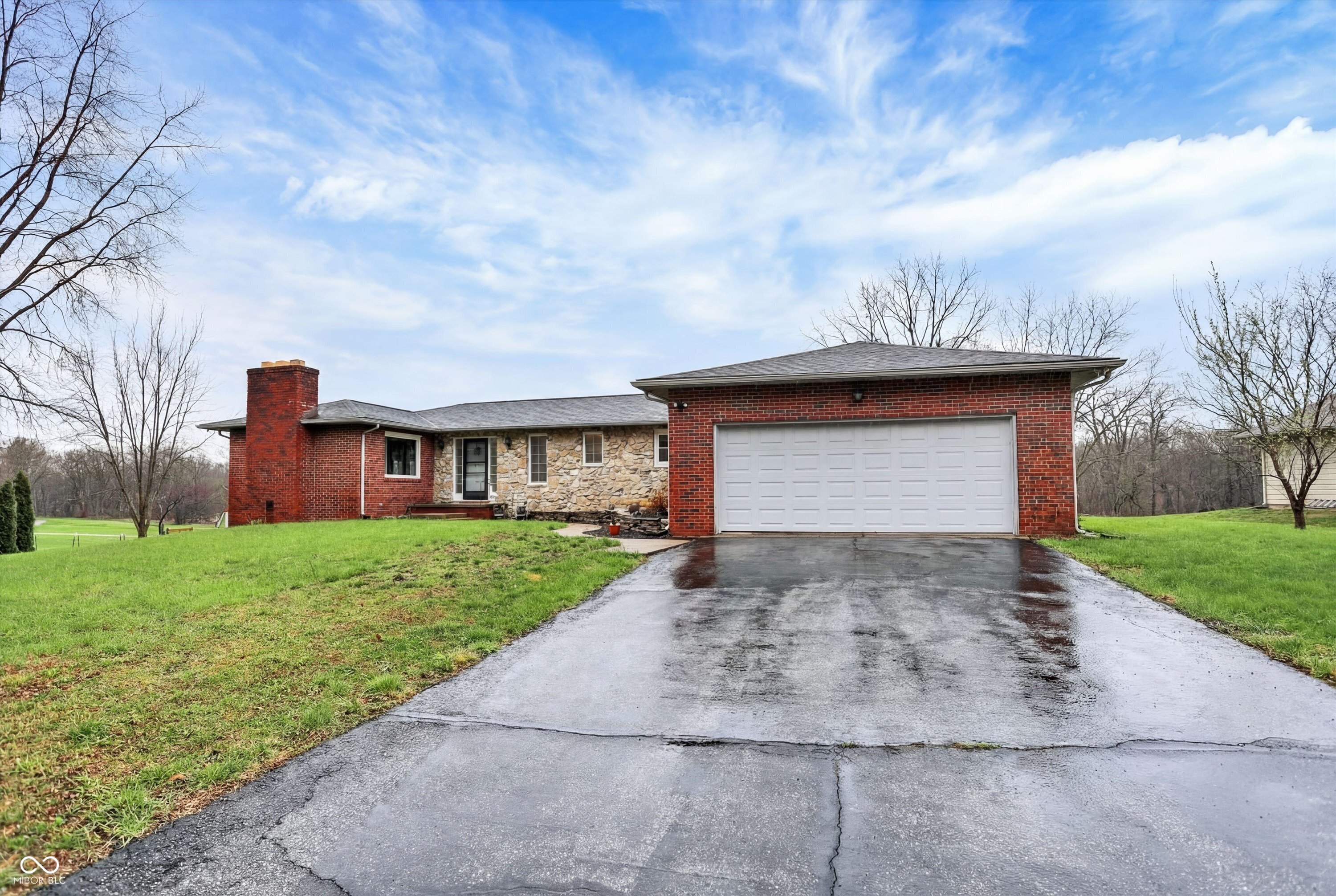 1609 Greenacres Drive Property Photo 1
