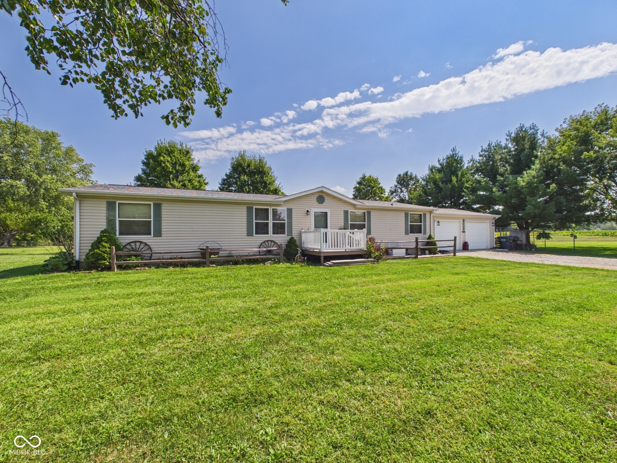 4695 E 100 Property Photo 1