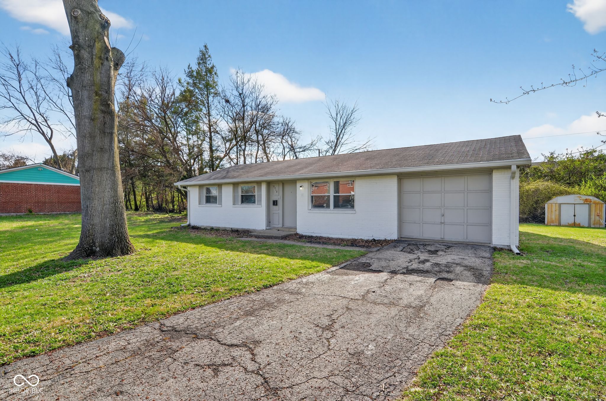 2318 N John Glenn Court Property Photo 1