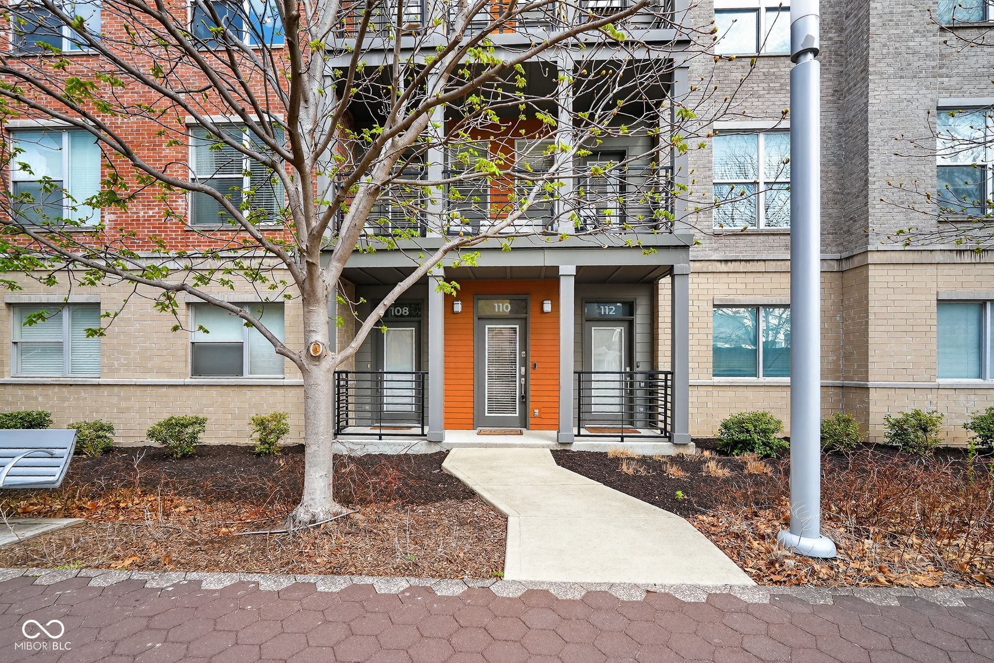 110 E North Street Property Photo 1