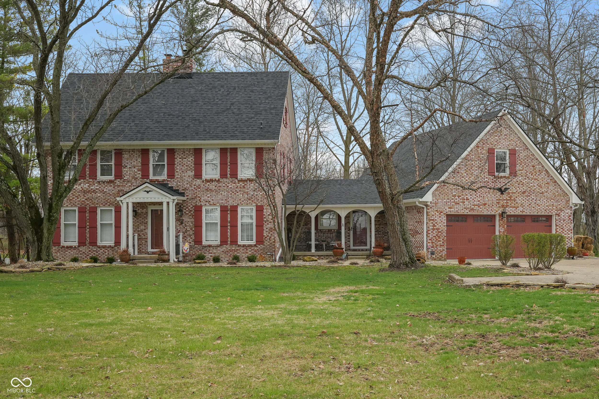 9523 E Southport Road Property Photo 1