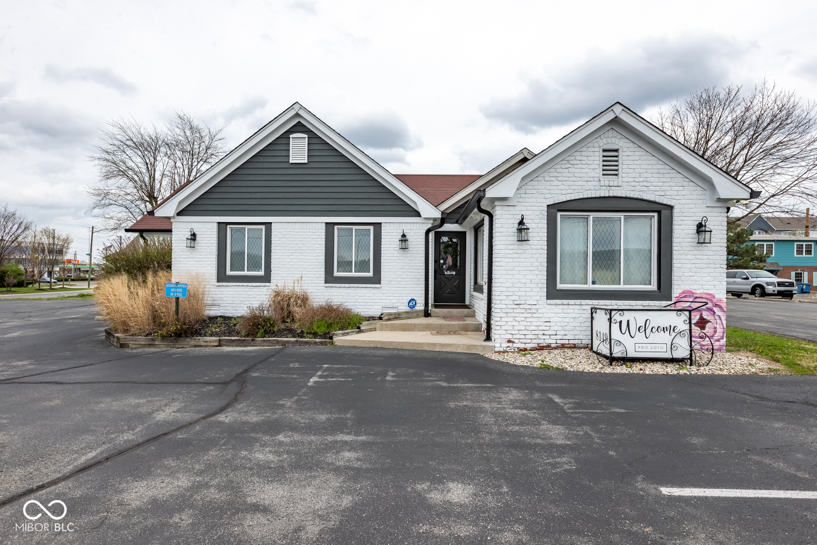 8149 Castleton Road Property Photo 1