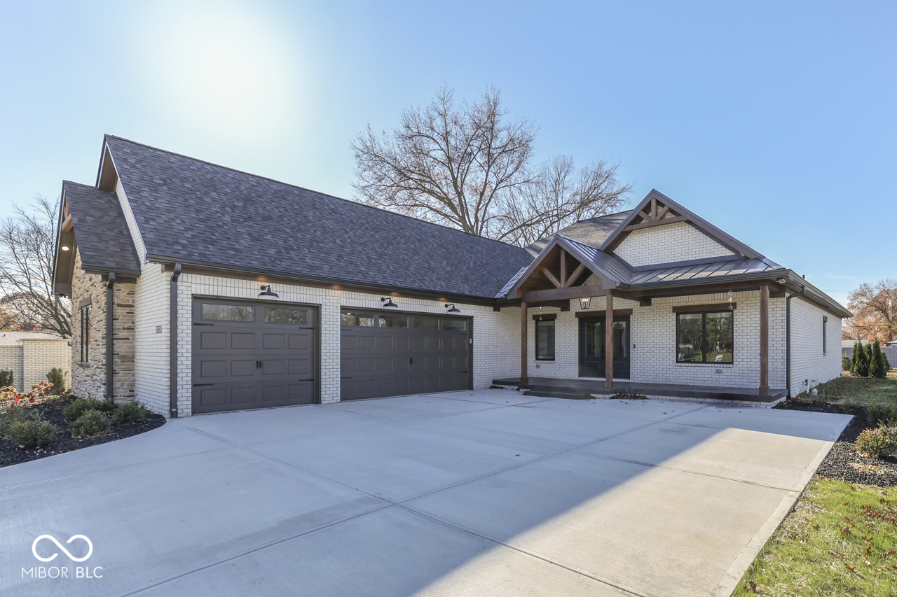 886 J Mccool Way Property Photo 1